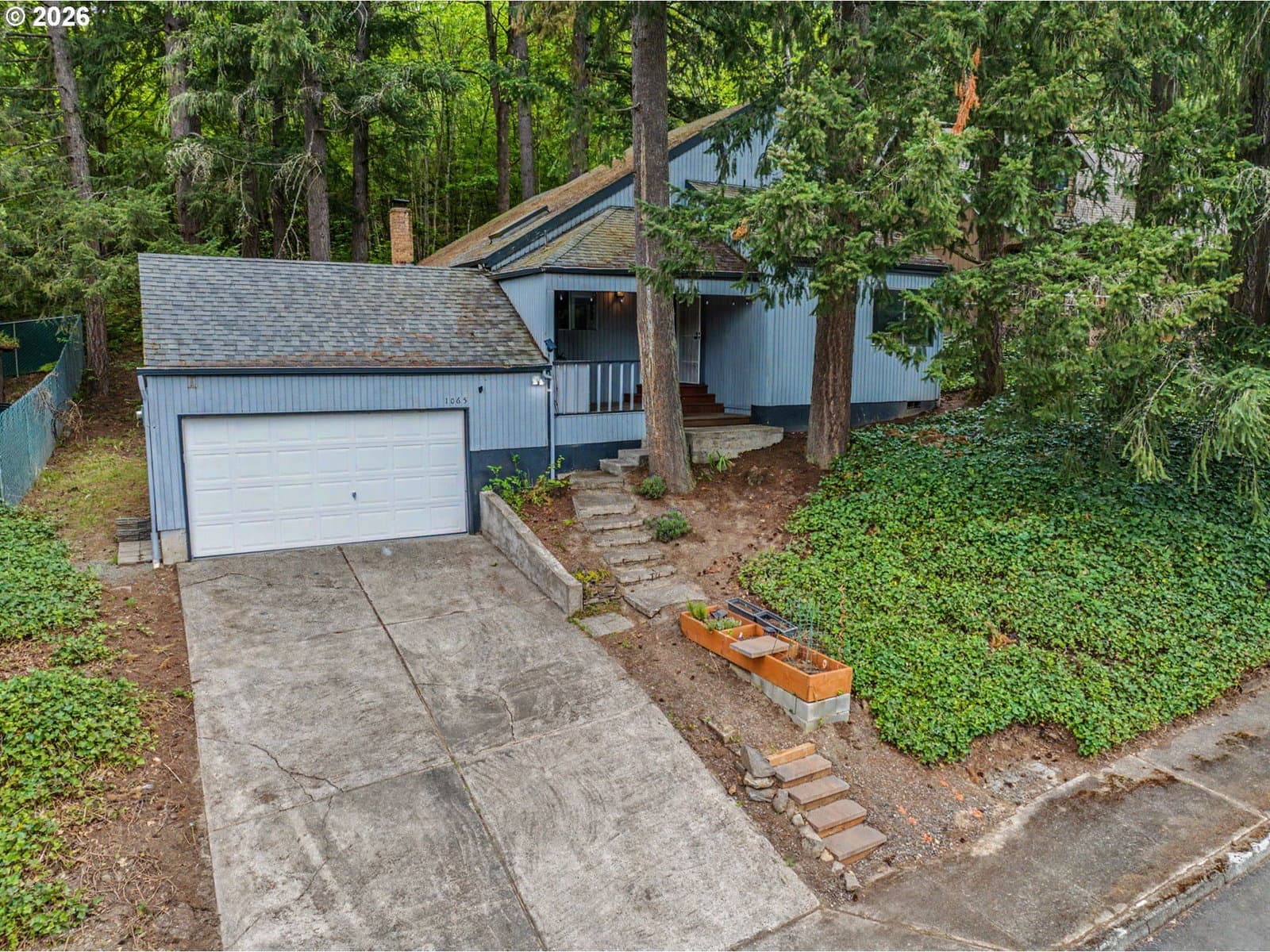 Listing photo 1 of 6