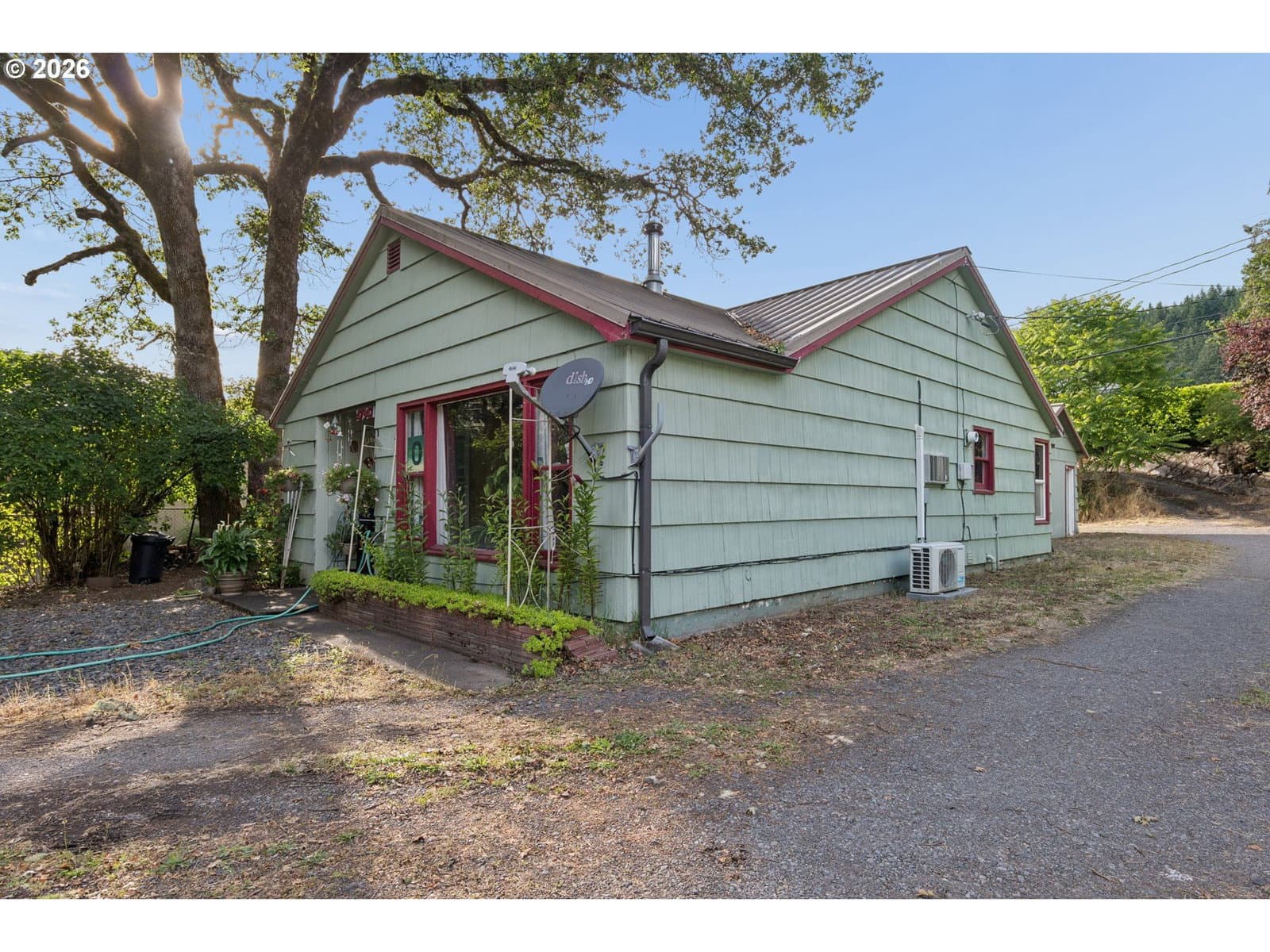 Listing photo 1 of 6