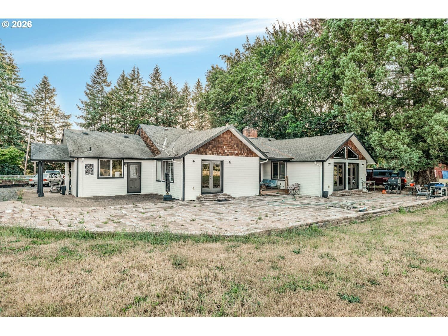 Listing photo 1 of 6