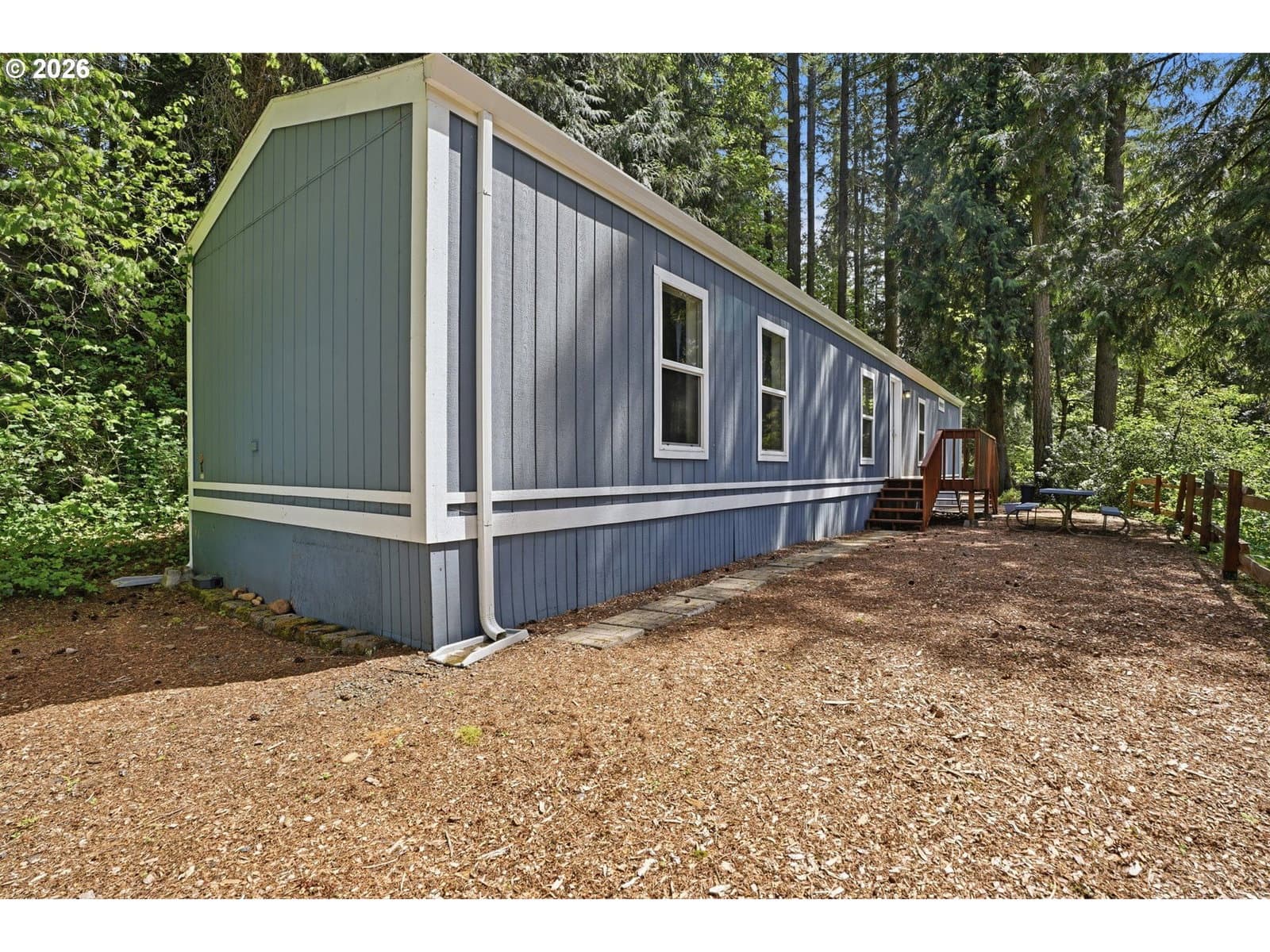 Listing photo 1 of 6