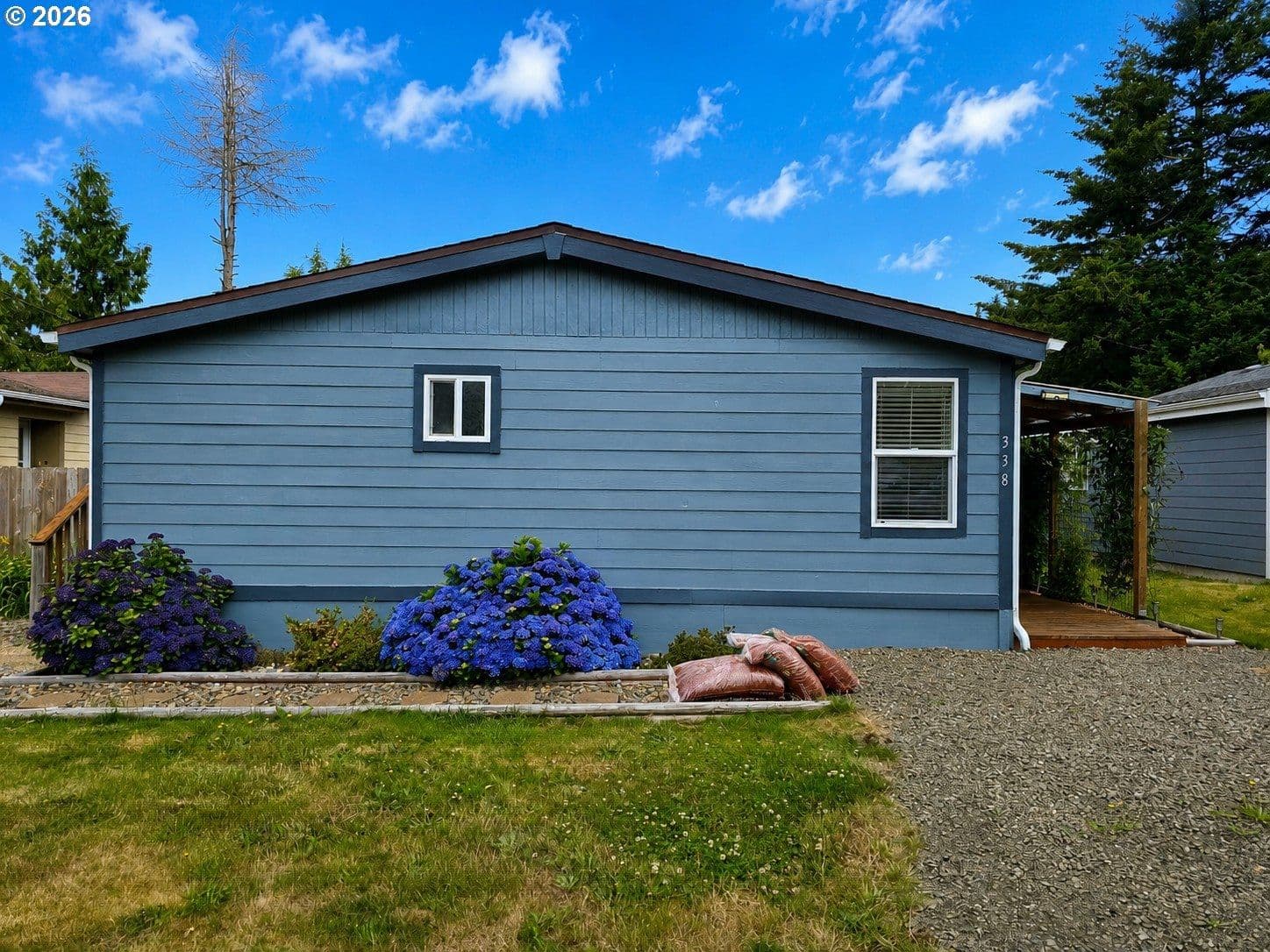 Listing photo 1 of 6