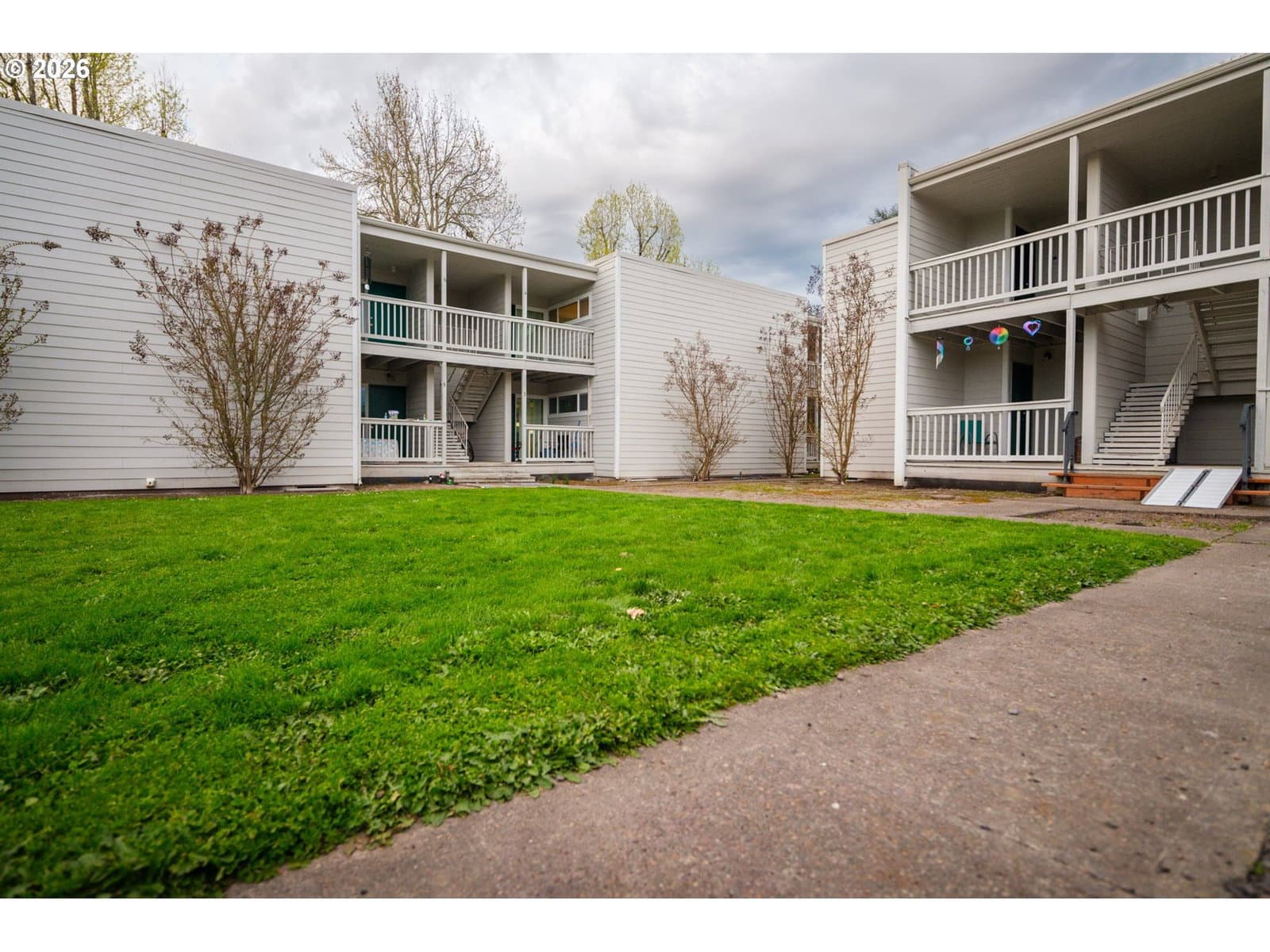 Listing photo 1 of 6