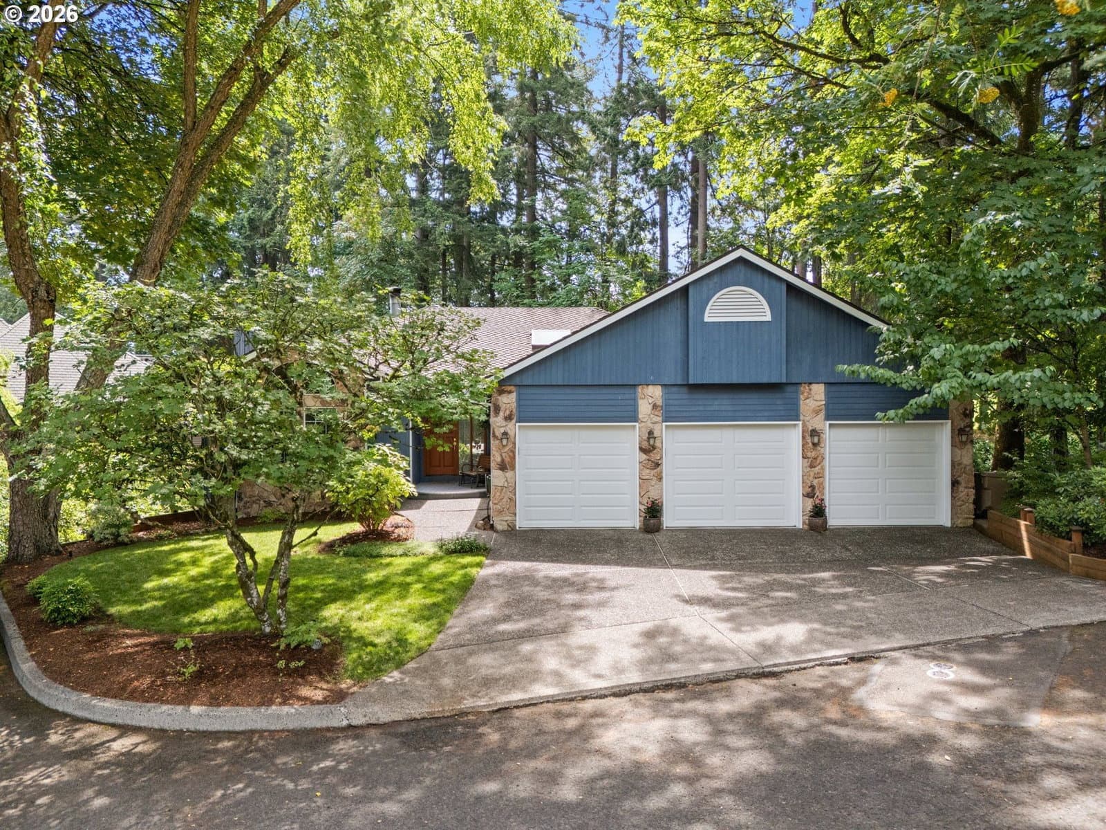 Listing photo 1 of 6