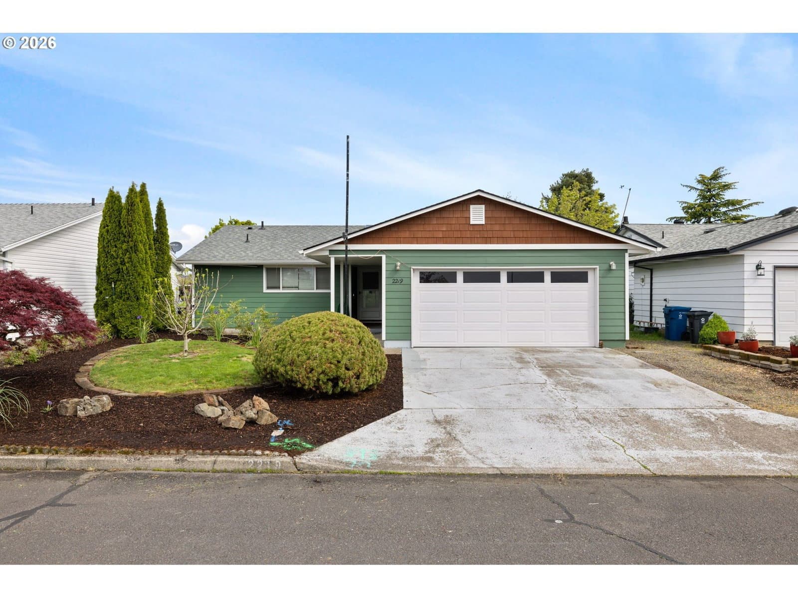 Primary listing photo, 2219 SANTIAM DR, Woodburn, OR, 97071