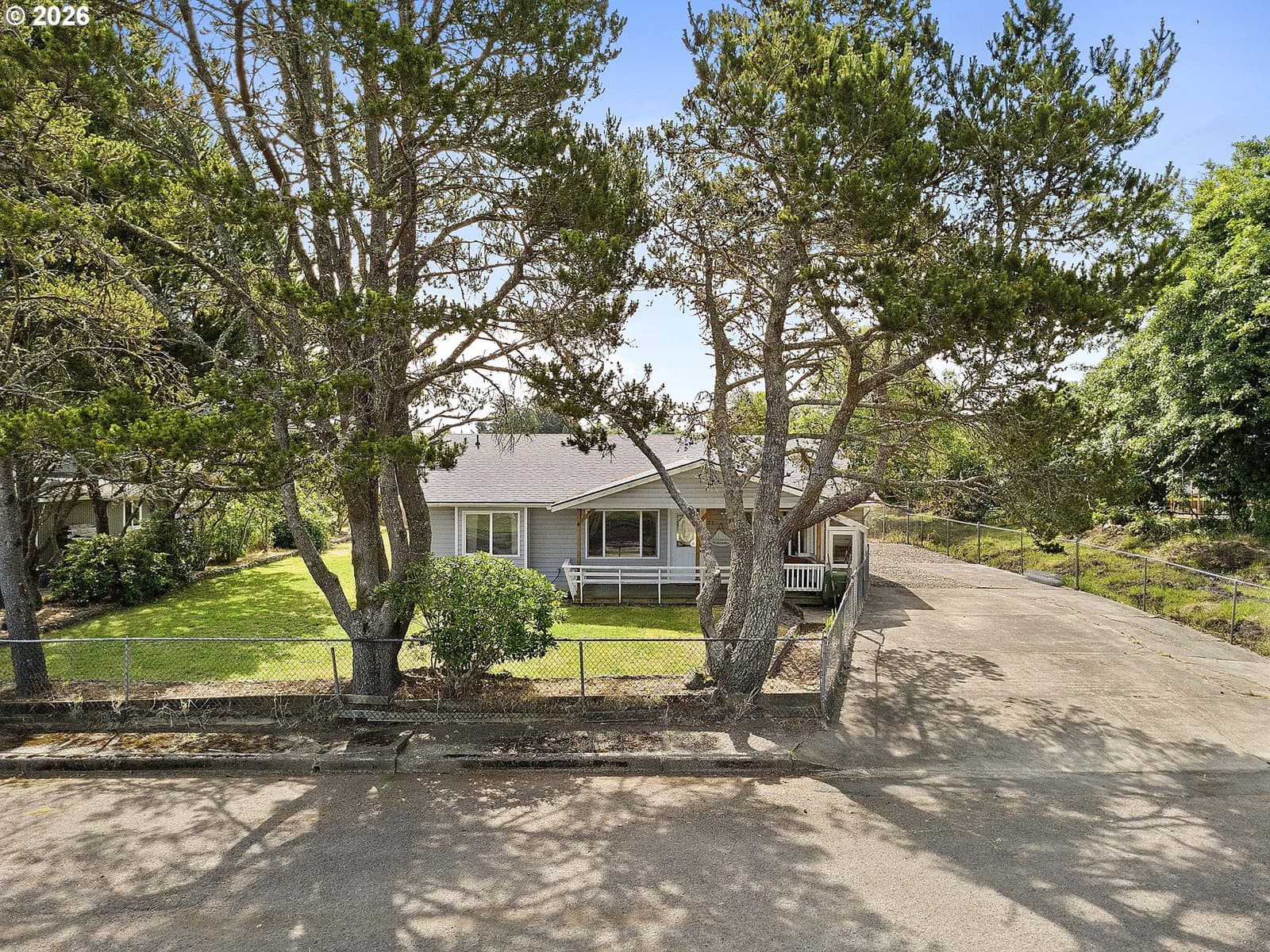 Listing photo 1 of 6