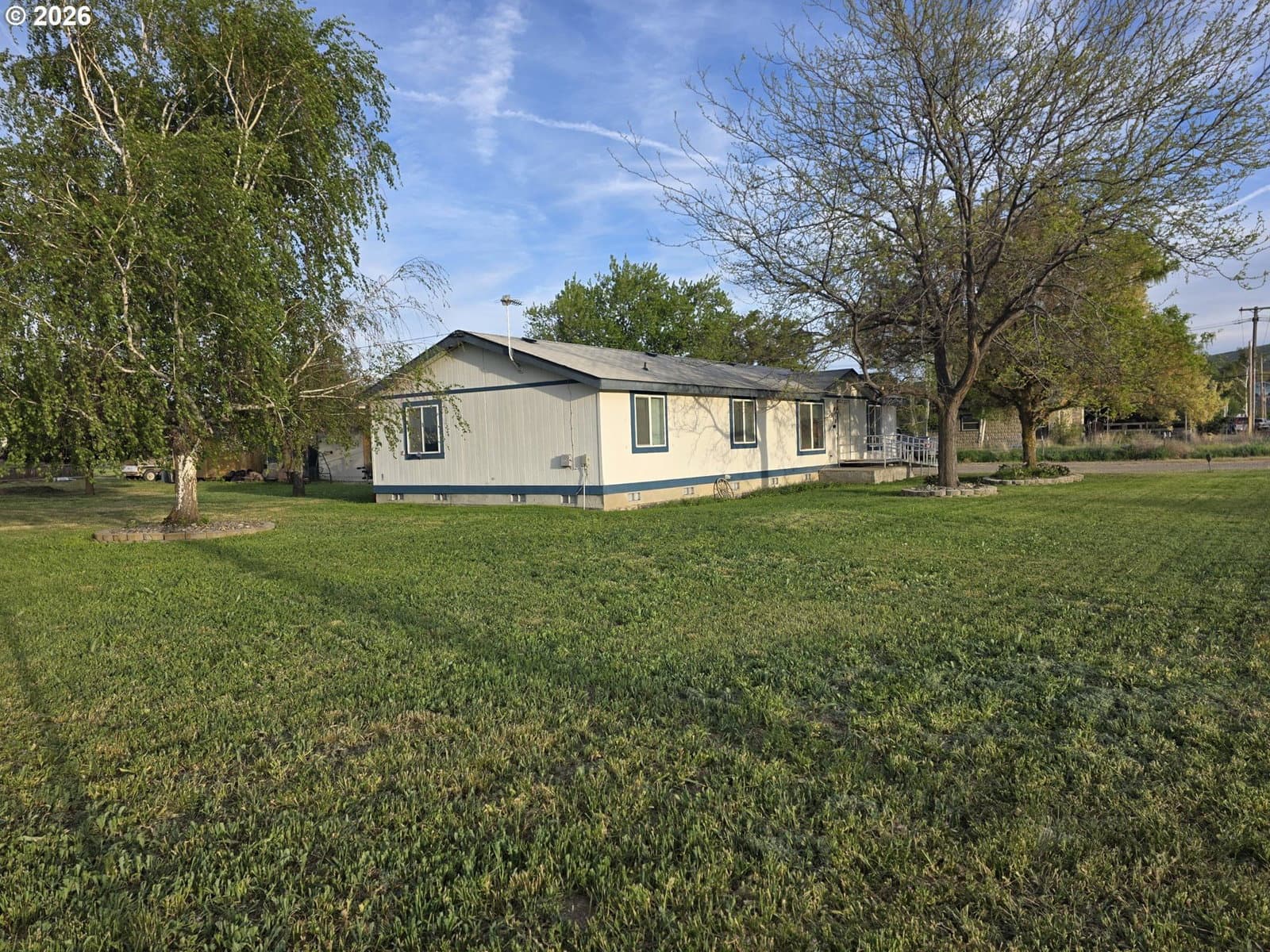 Listing photo 1 of 6