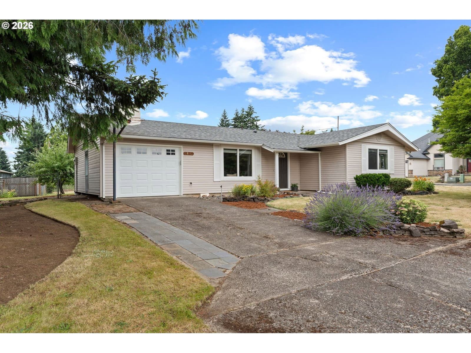Listing photo 1 of 6