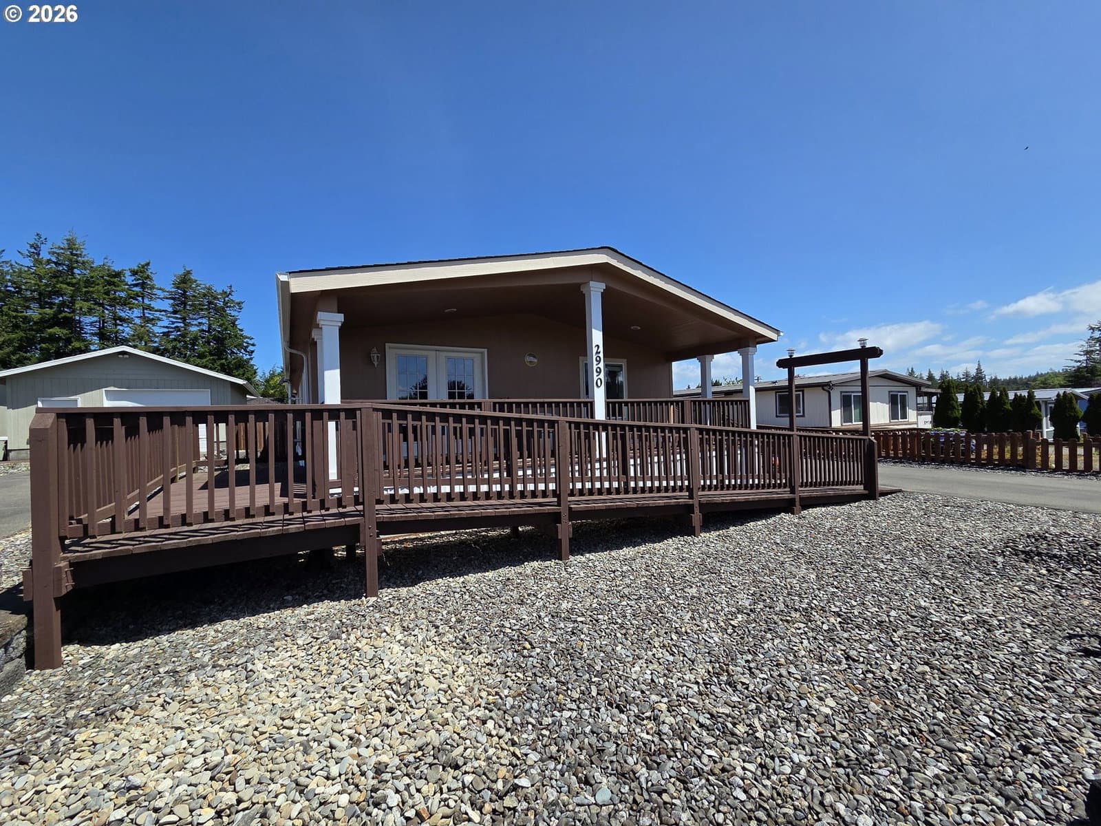Listing photo 1 of 6