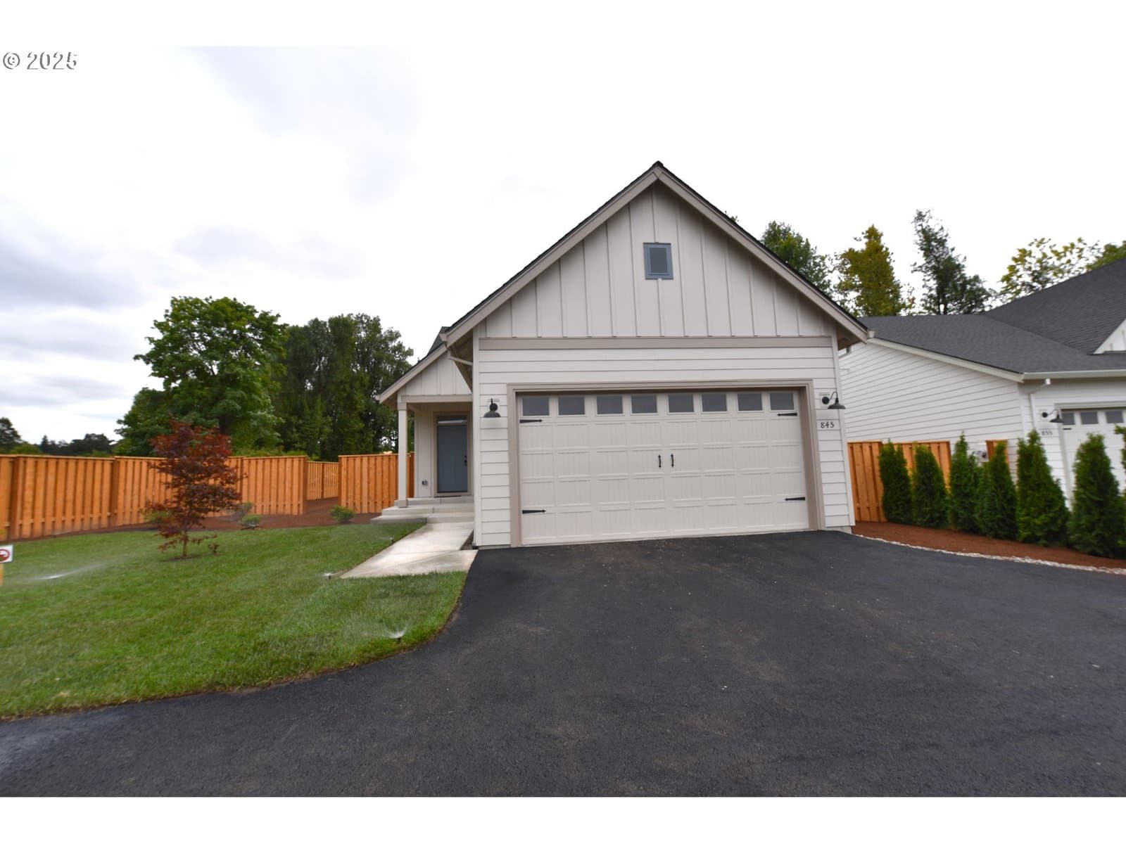 Primary listing photo, 845 OAKLEAF WAY, Silverton, OR, 97381