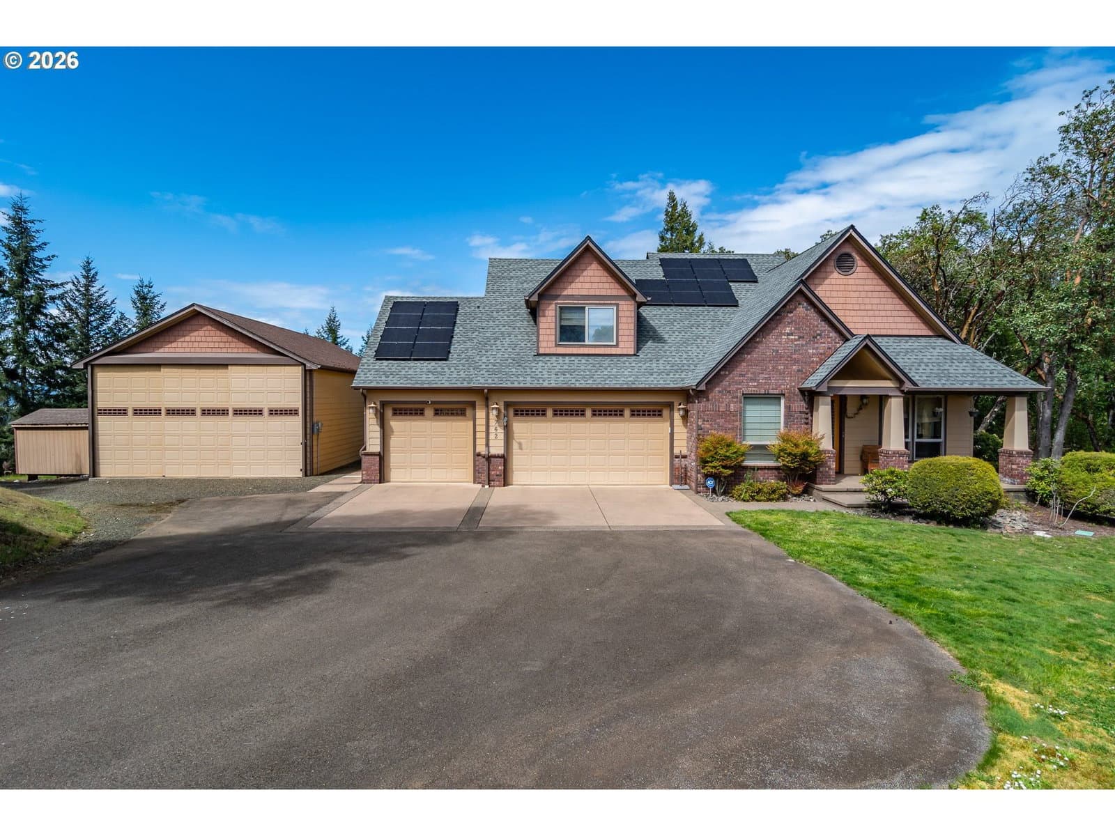 Listing photo 1 of 6