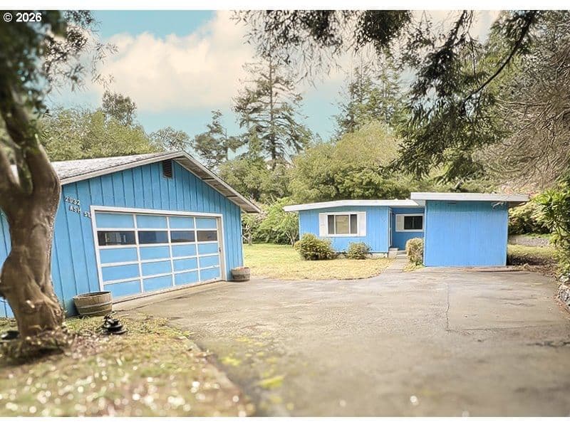 Primary listing photo, 2932 ASH ST, North Bend, OR, 97459