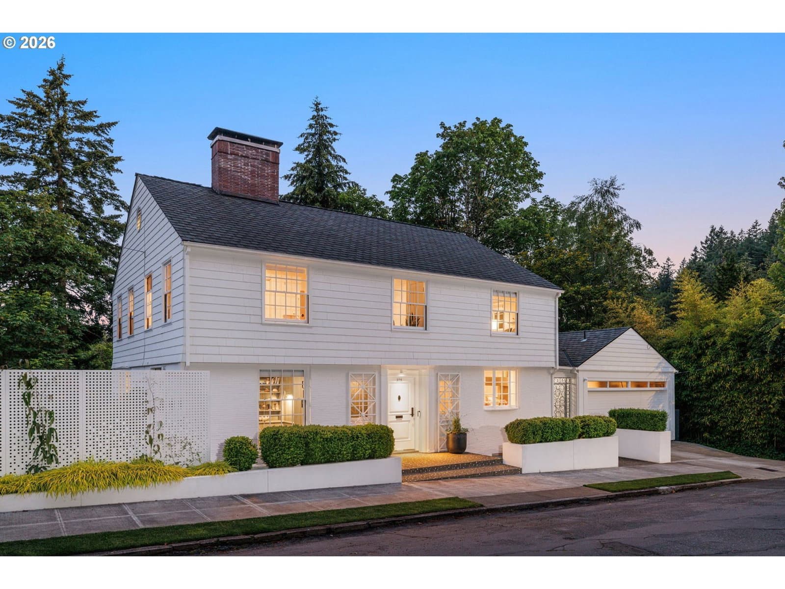 416 NW HERMOSA BLVD
