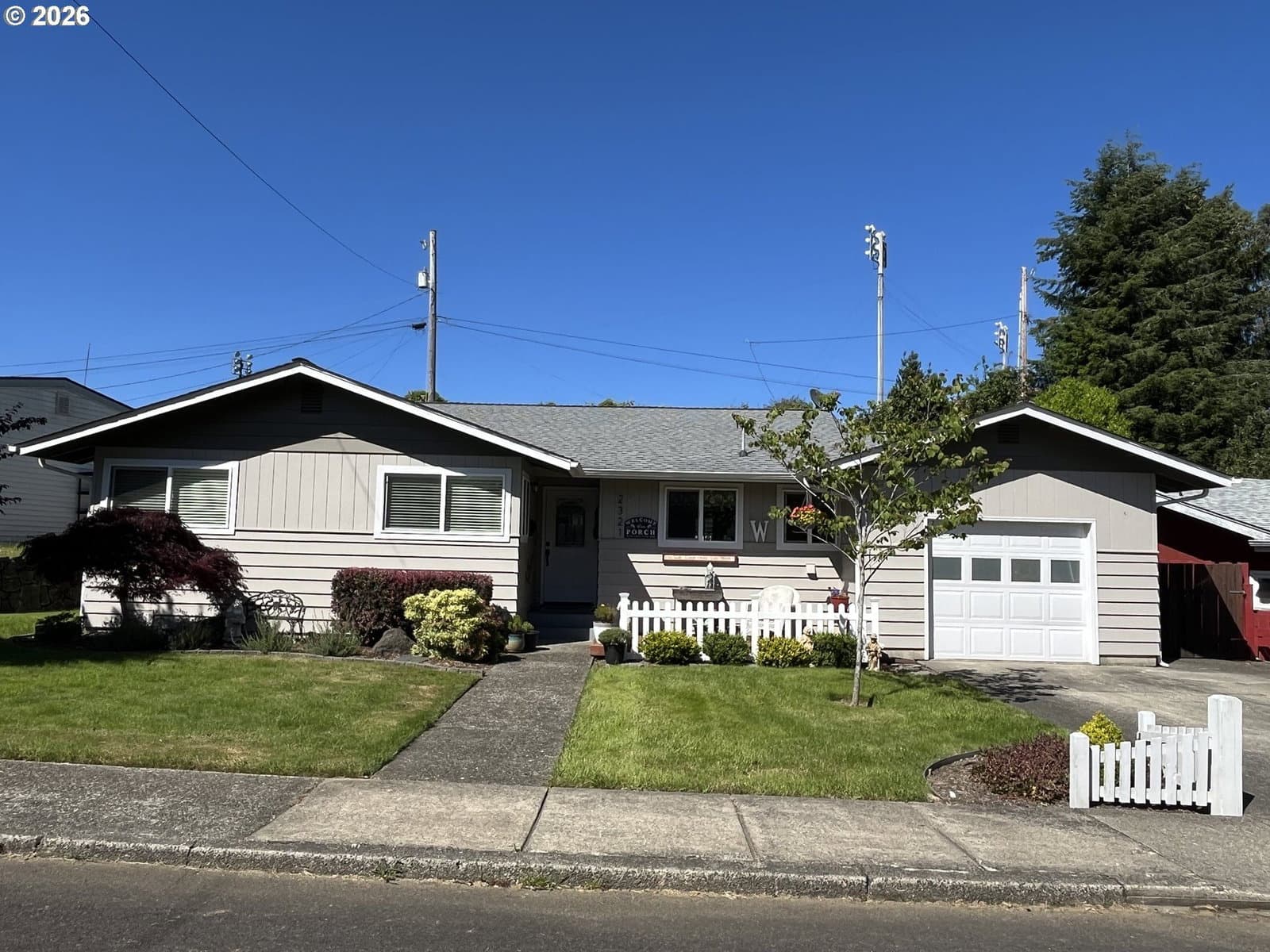 Listing photo 1 of 6