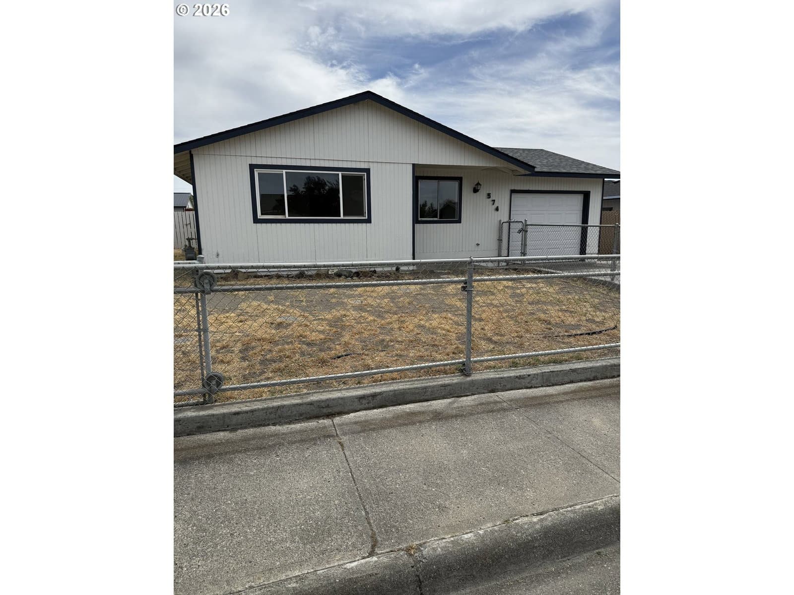 Listing photo 1 of 6