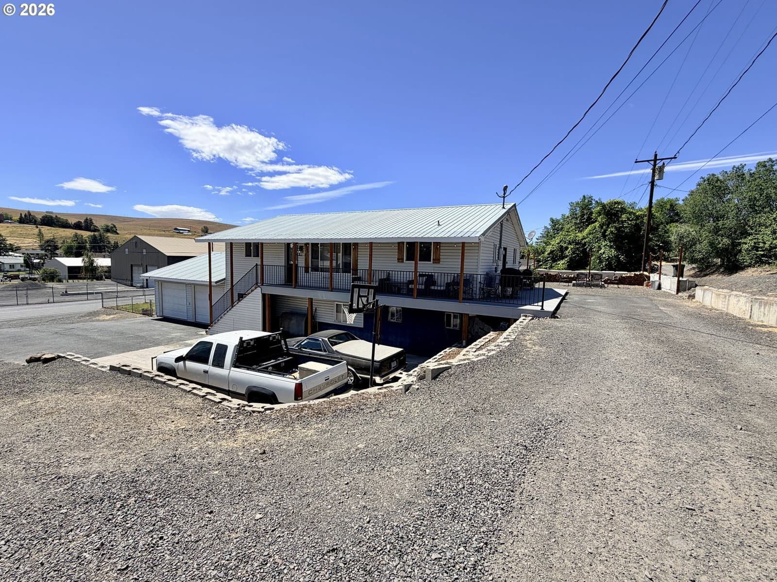 Listing photo 1 of 6