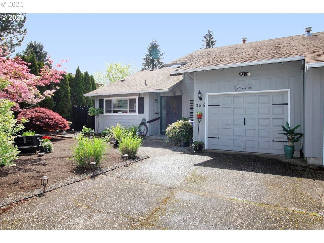 Listing photo 1 of 6