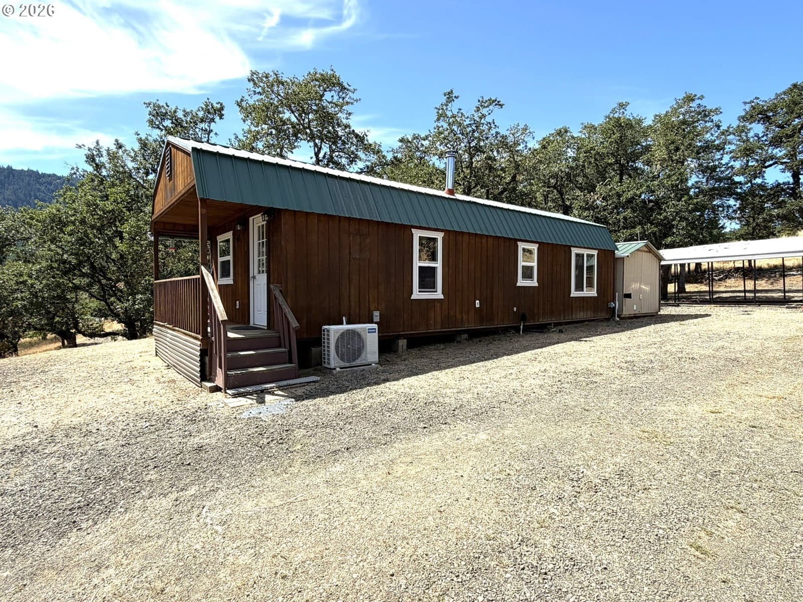 Listing photo 1 of 6