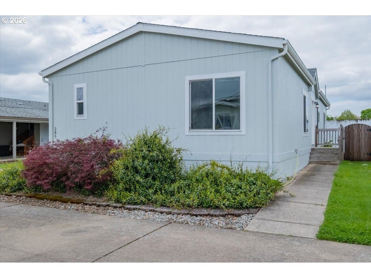 Primary listing photo, 200 MARKET ST, Lebanon, OR, 97355