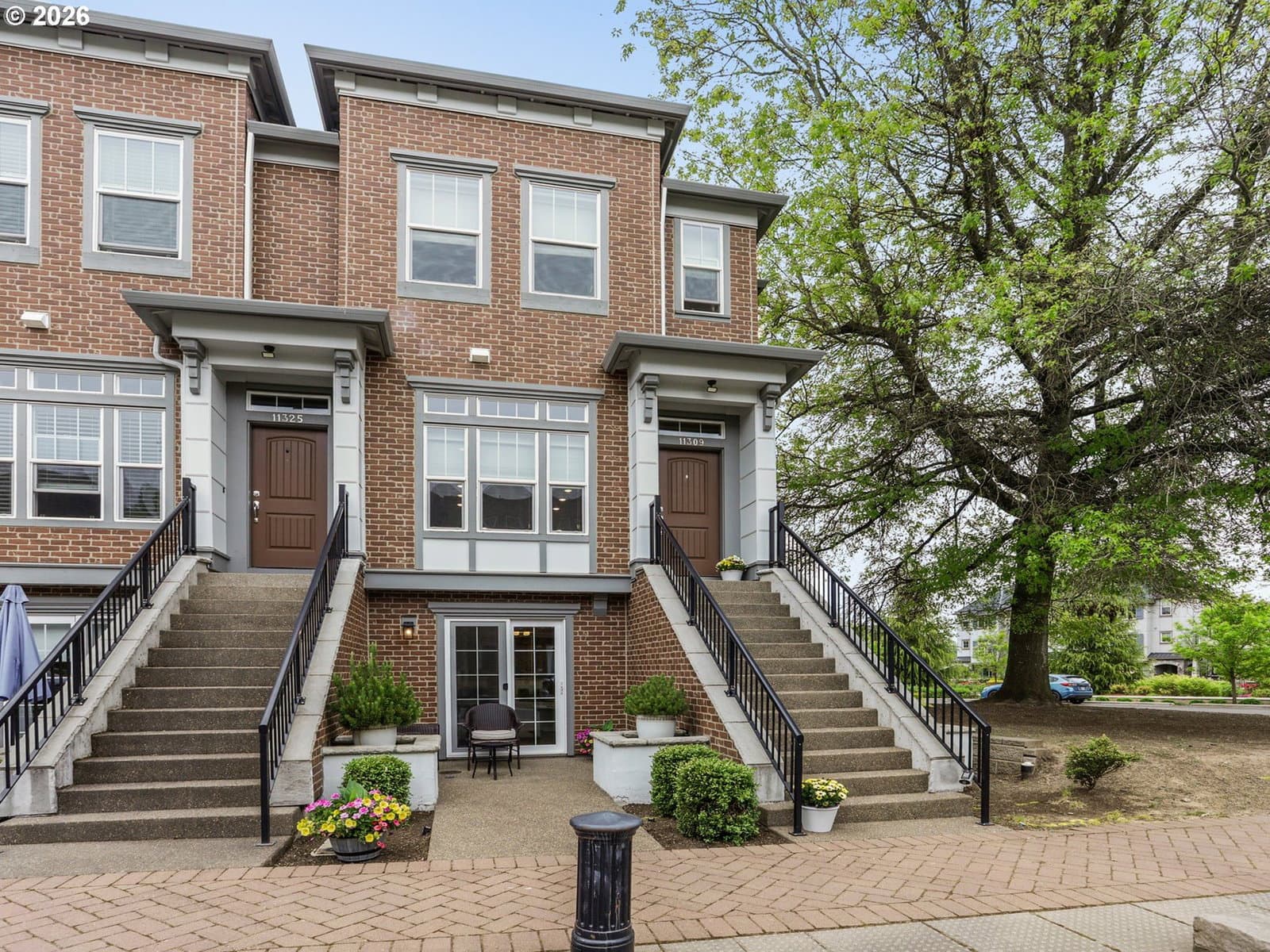 Listing photo 1 of 6