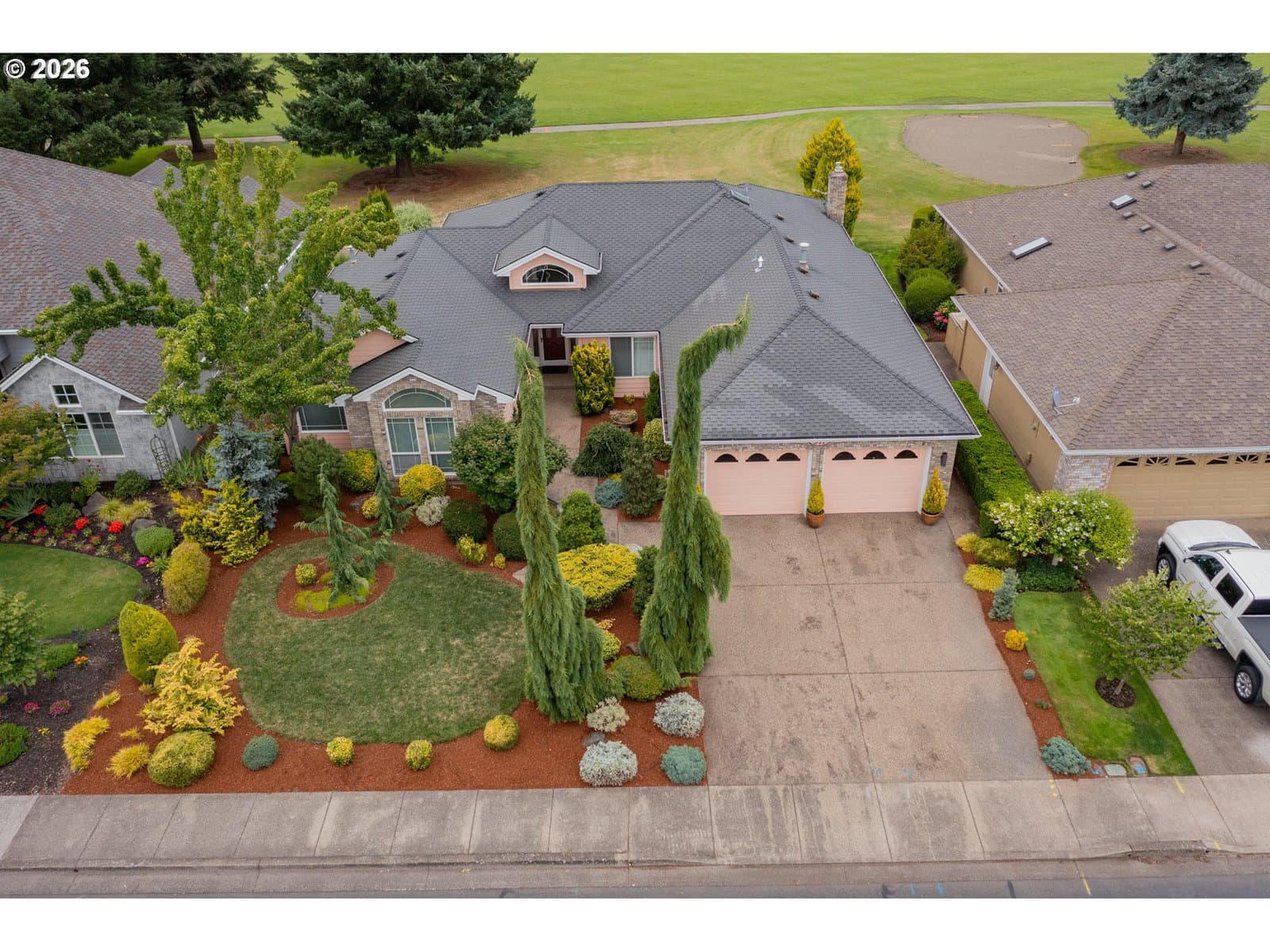 Listing photo 1 of 6