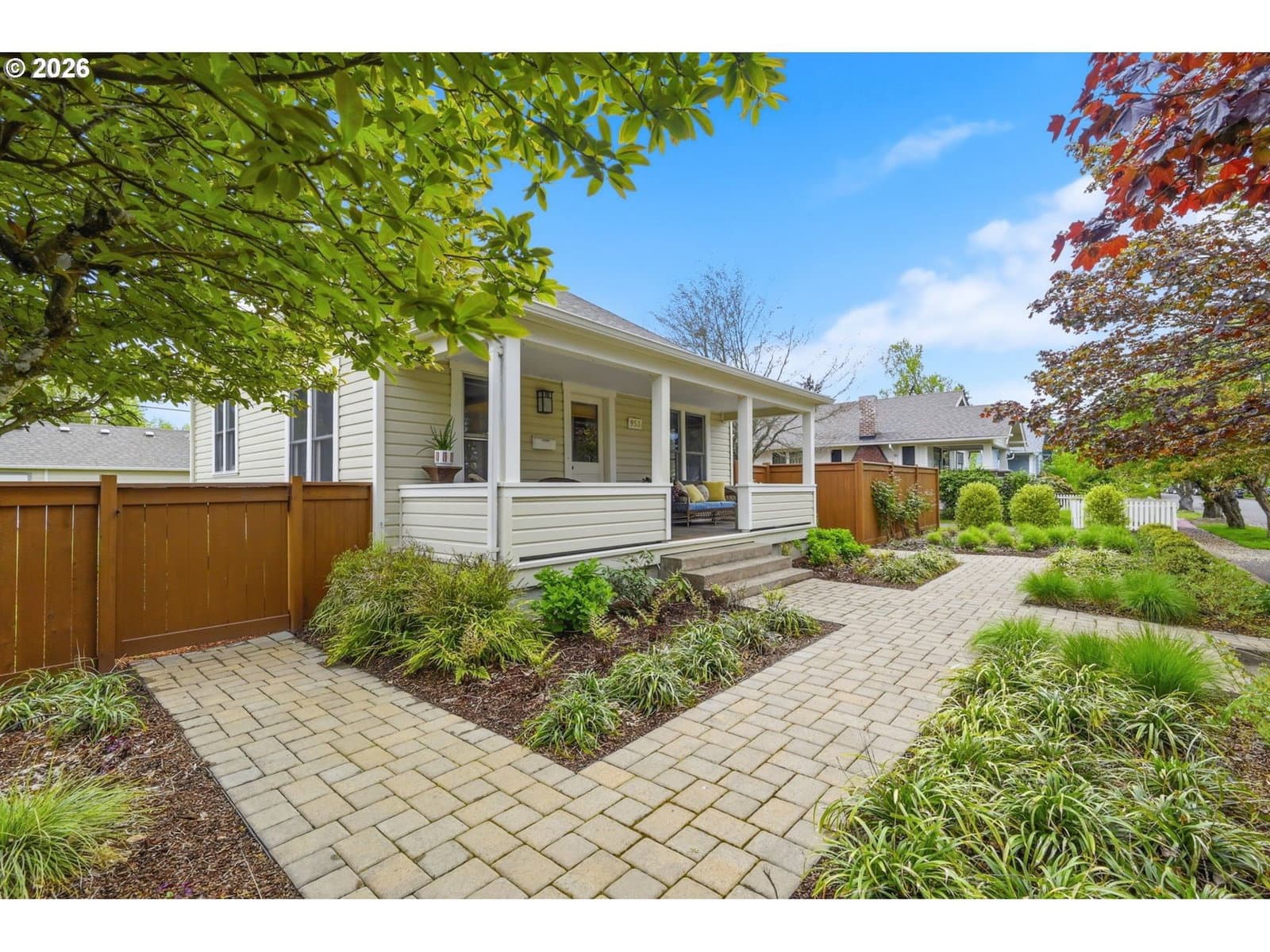 Primary listing photo, 953 C ST, Springfield, OR, 97477