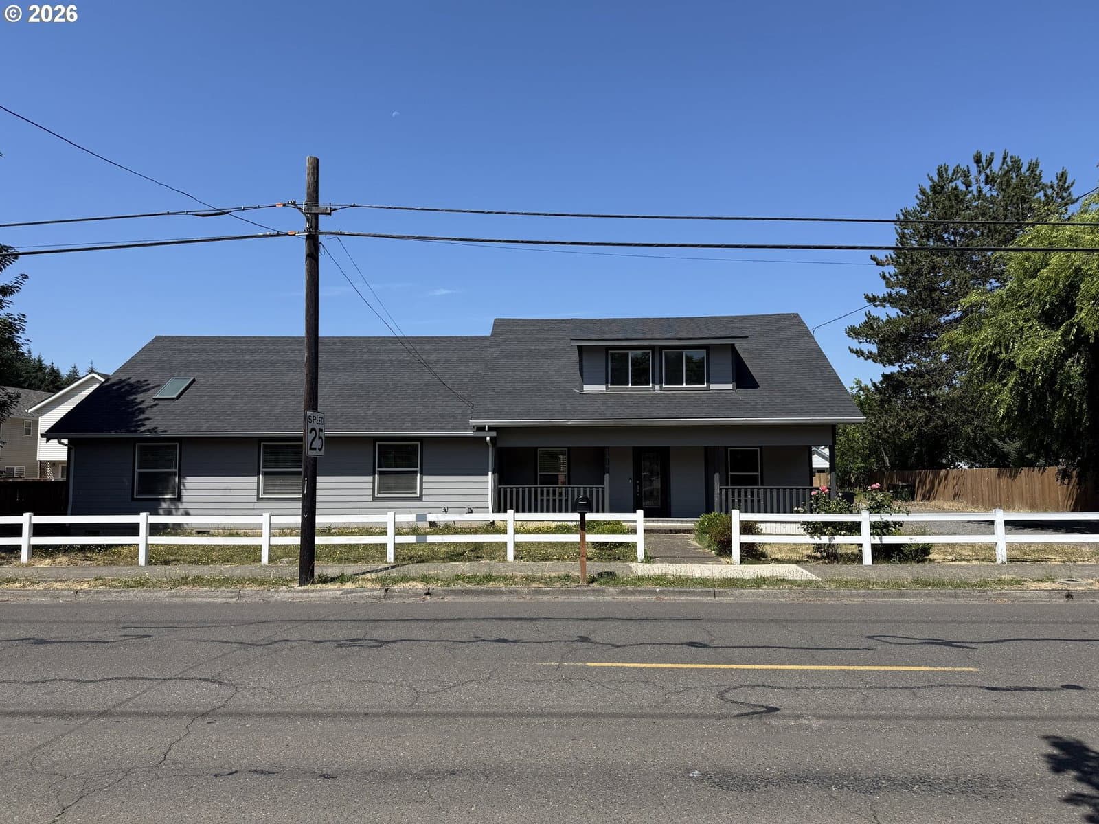 Listing photo 1 of 2
