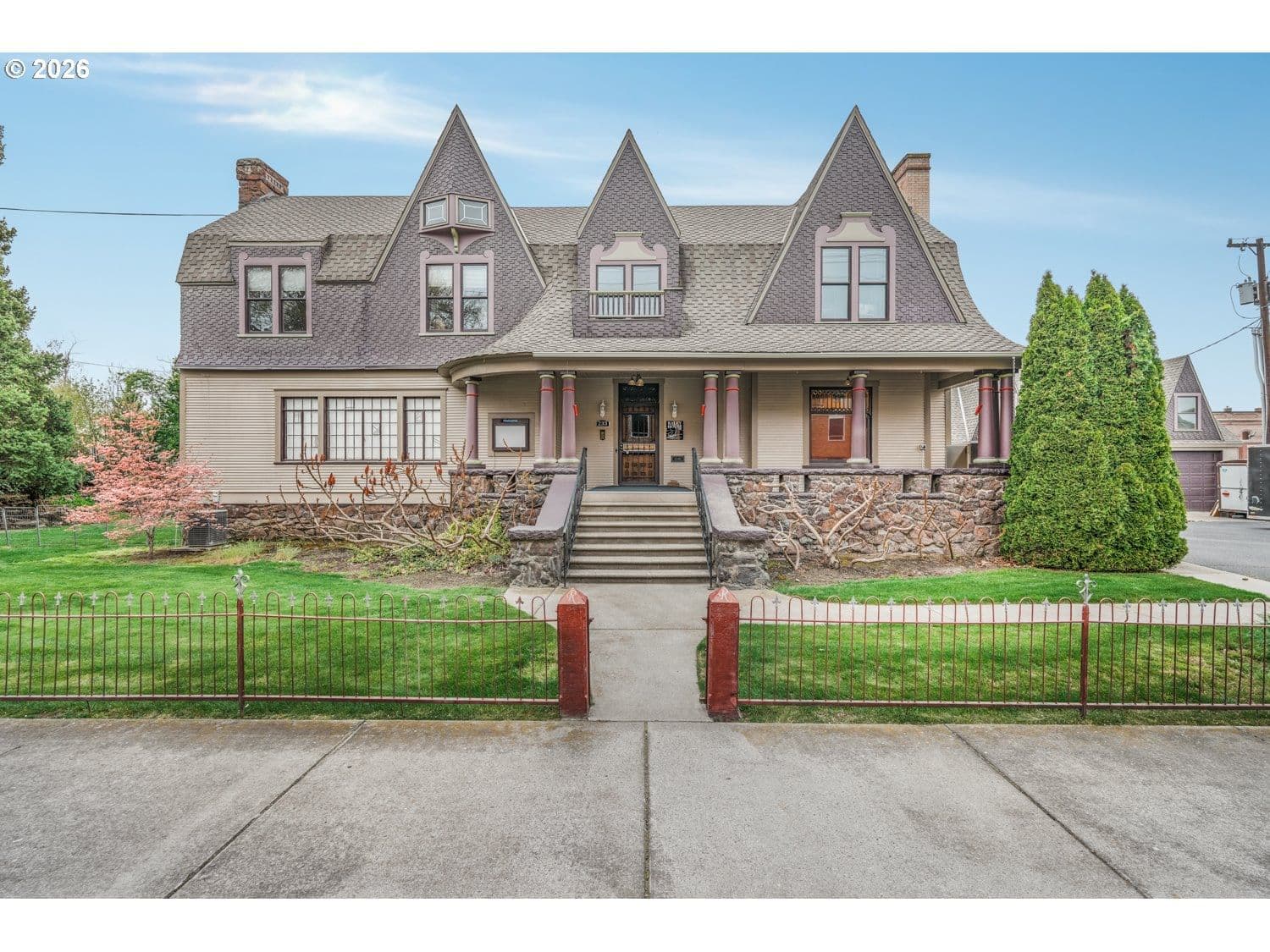 Primary listing photo, 233 SE 4TH ST, Pendleton, OR, 97801