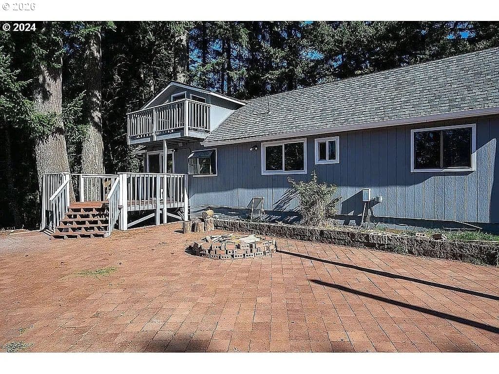 Listing photo 1 of 6
