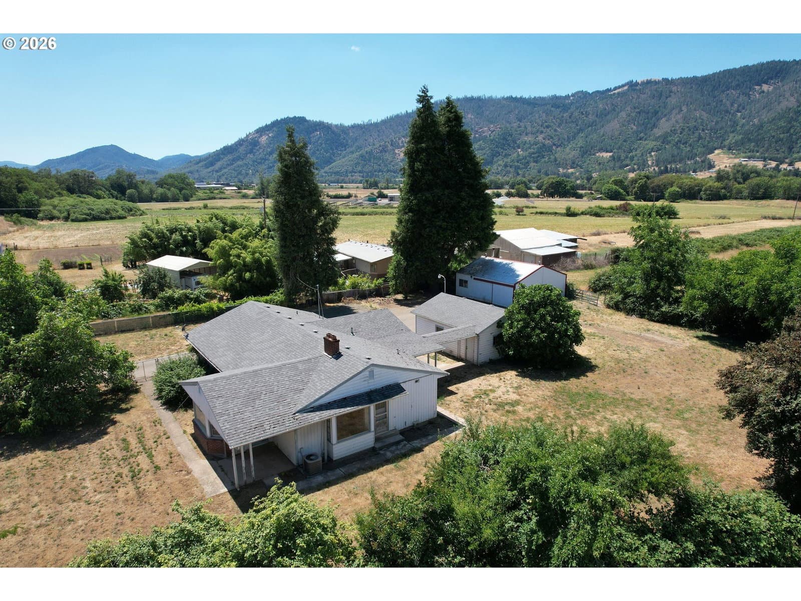 Listing photo 1 of 6