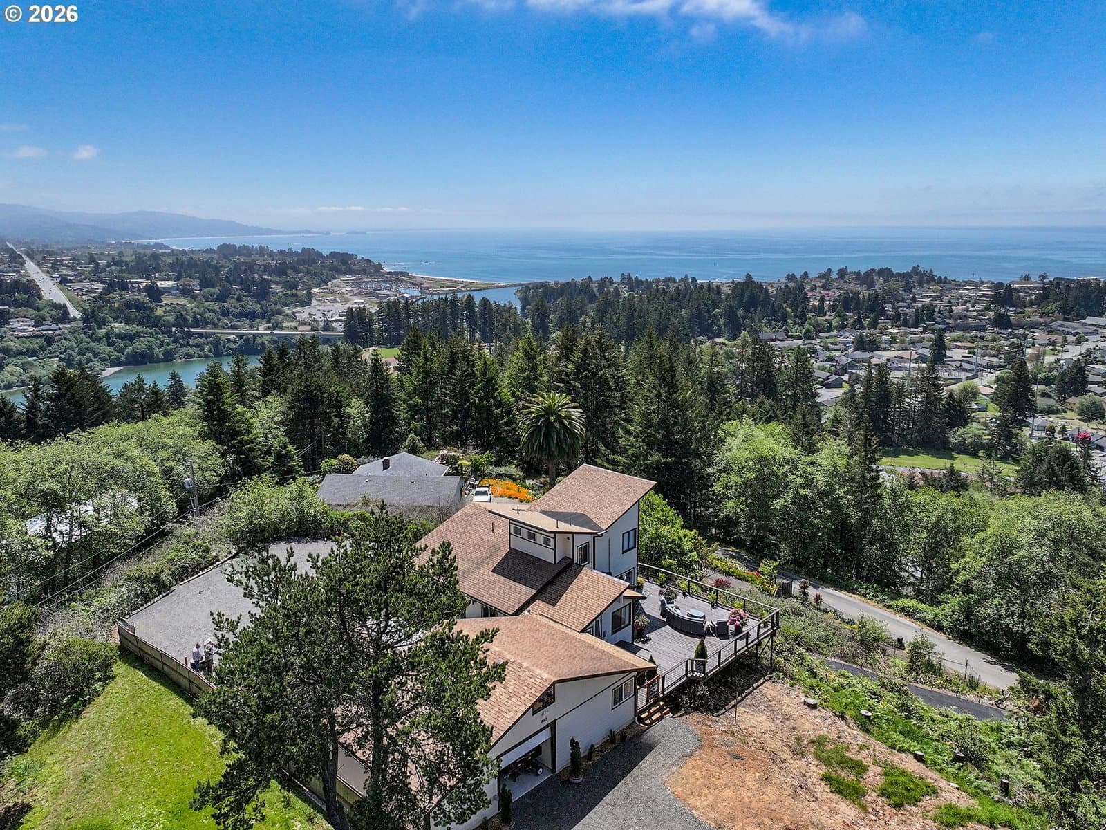 Listing photo 1 of 6