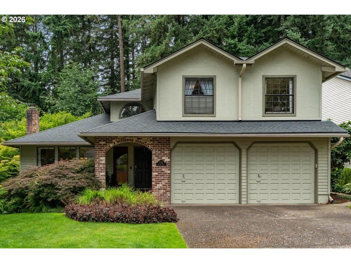 Listing photo 1 of 6