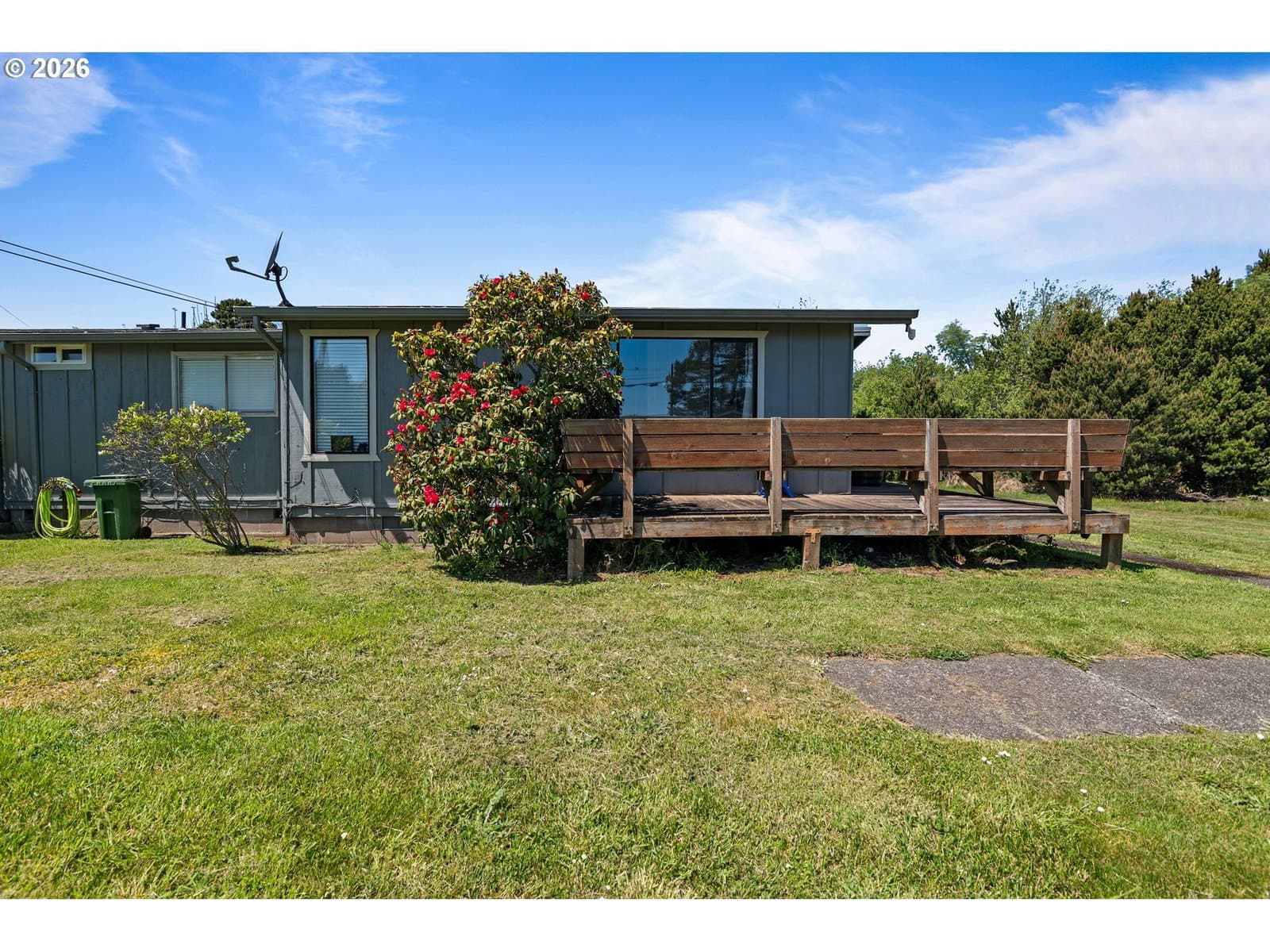 Listing photo 1 of 6