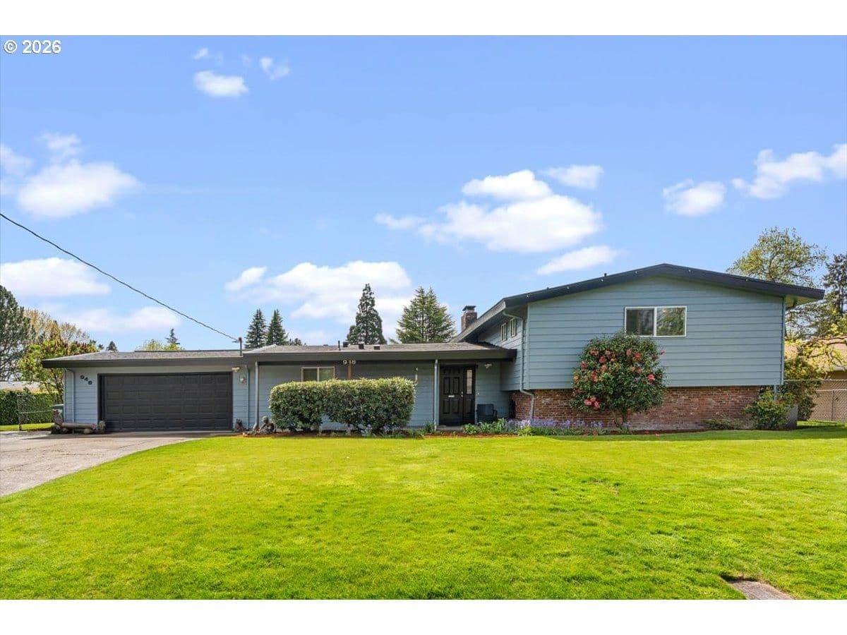 Primary listing photo, 948 NE QUEENS LN, Hillsboro, OR, 97124