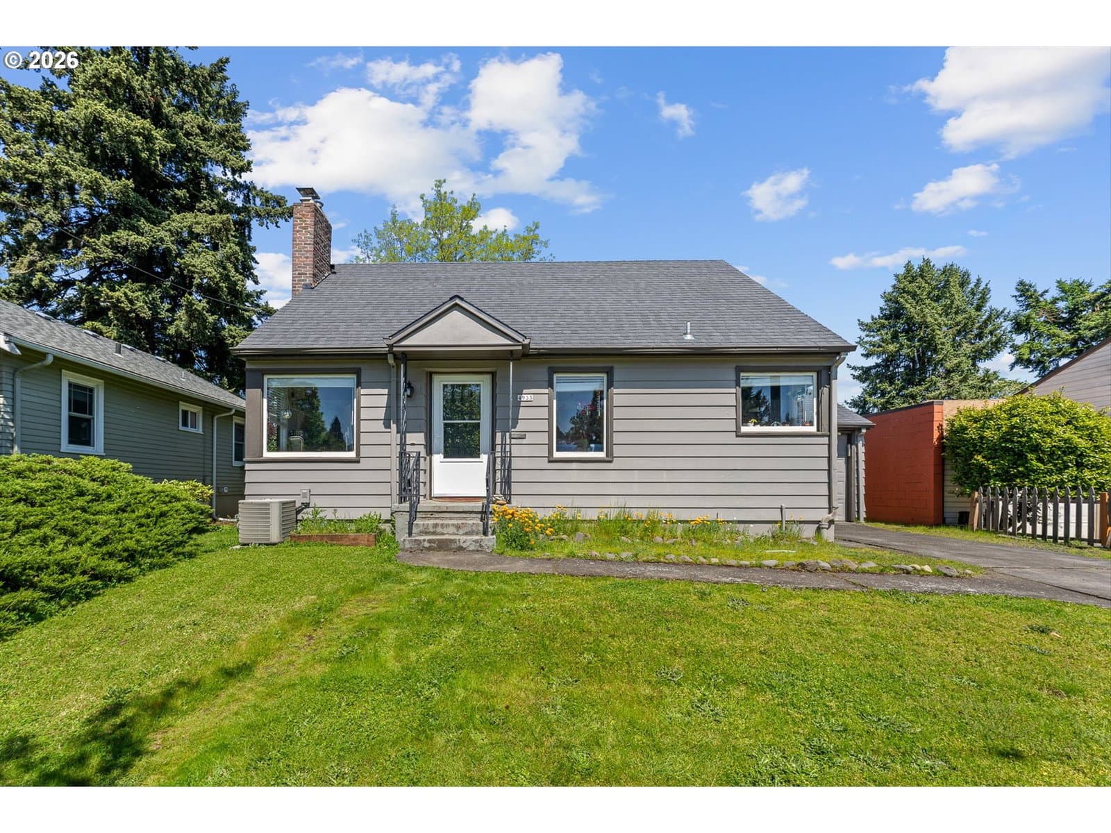 Primary listing photo, 4933 N YALE ST, Portland, OR, 97203