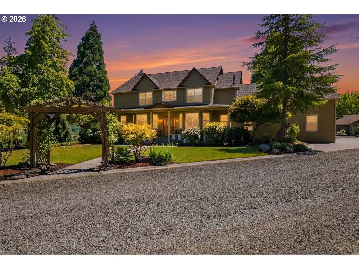Listing photo 1 of 6