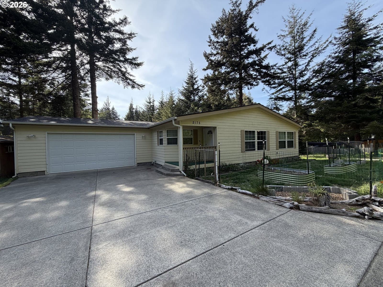 Listing photo 1 of 6