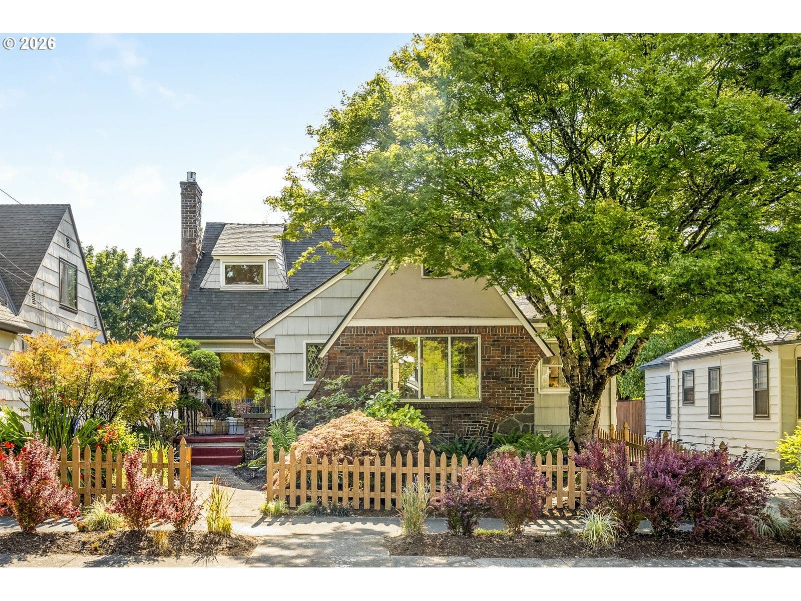 2124 NE 60TH AVE