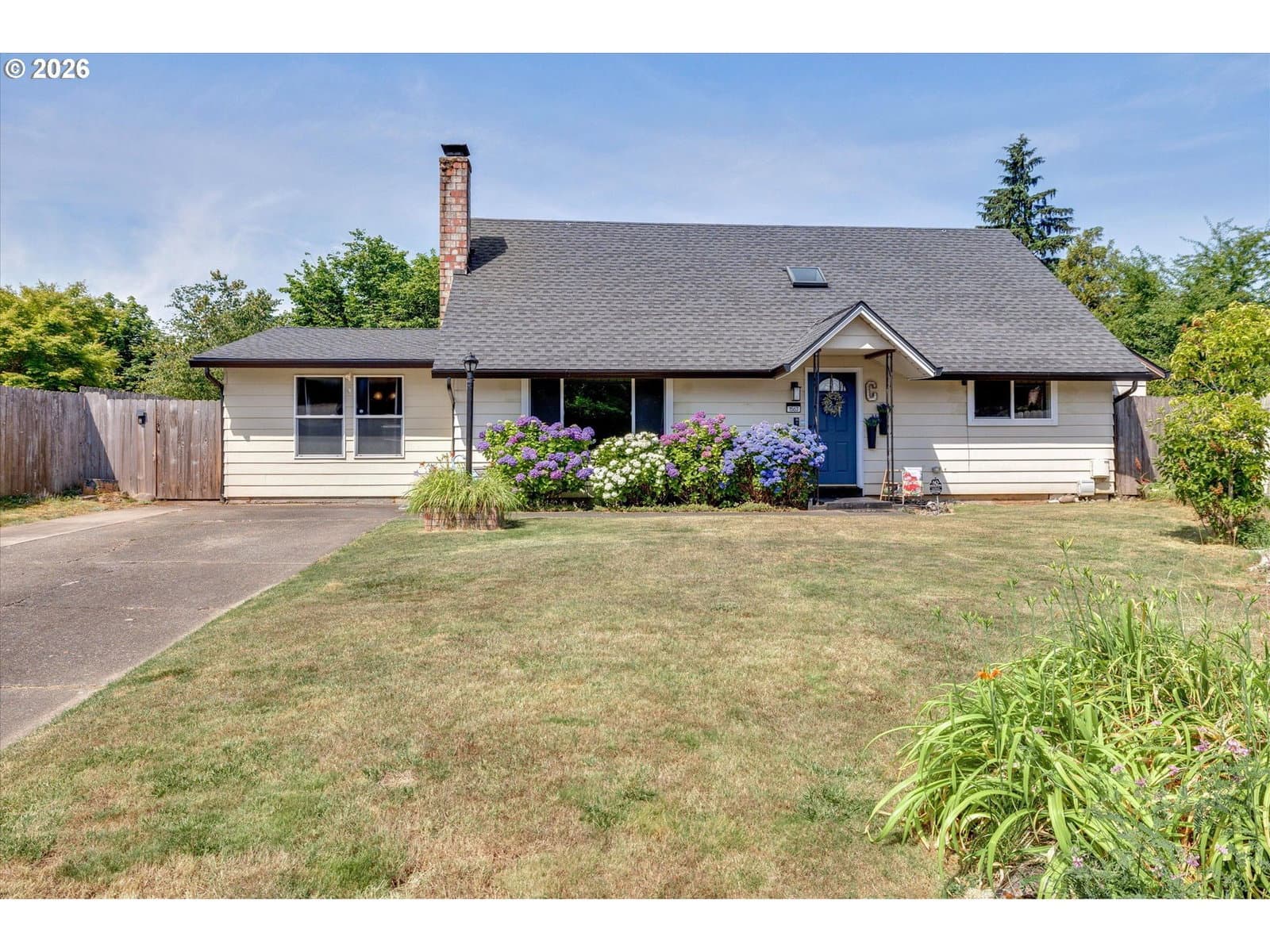 1563 NE VILLAGE SQUIRE CT