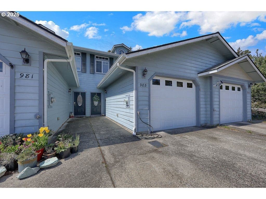 Primary listing photo, 983 JASPER LN, Florence, OR, 97439