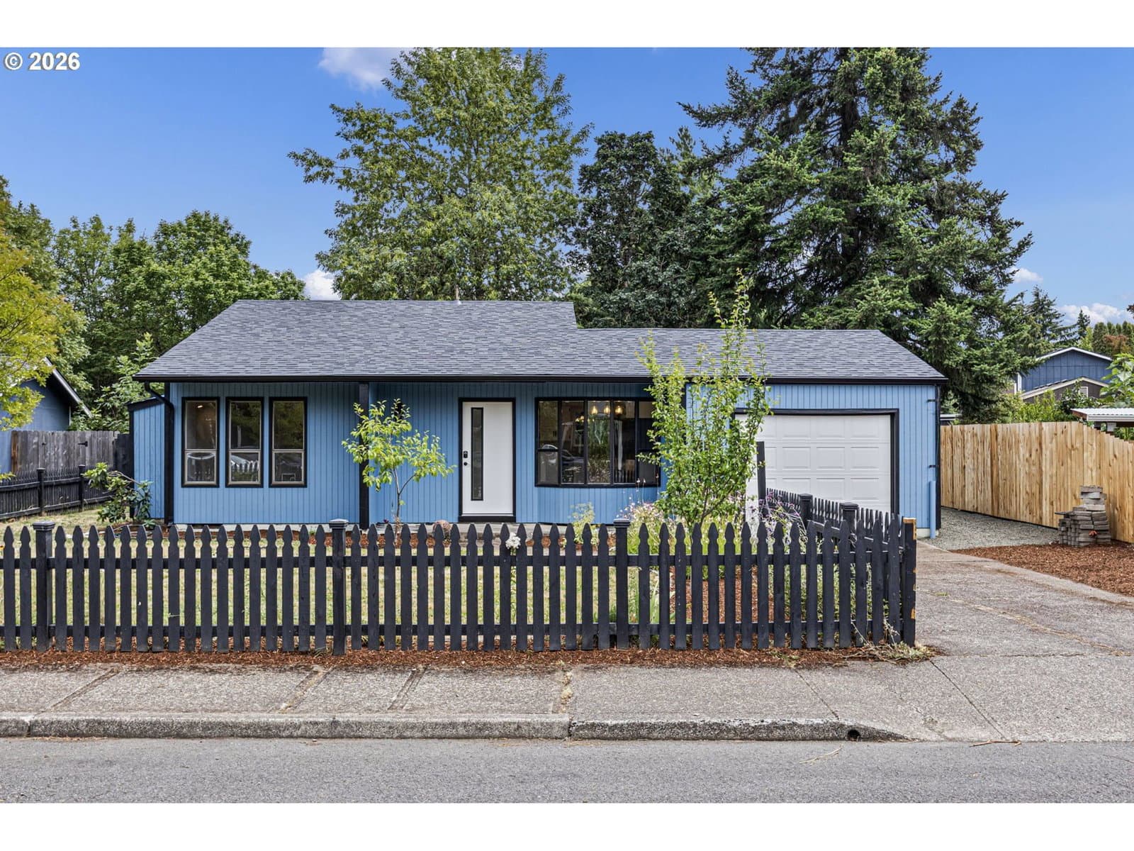 Listing photo 1 of 6