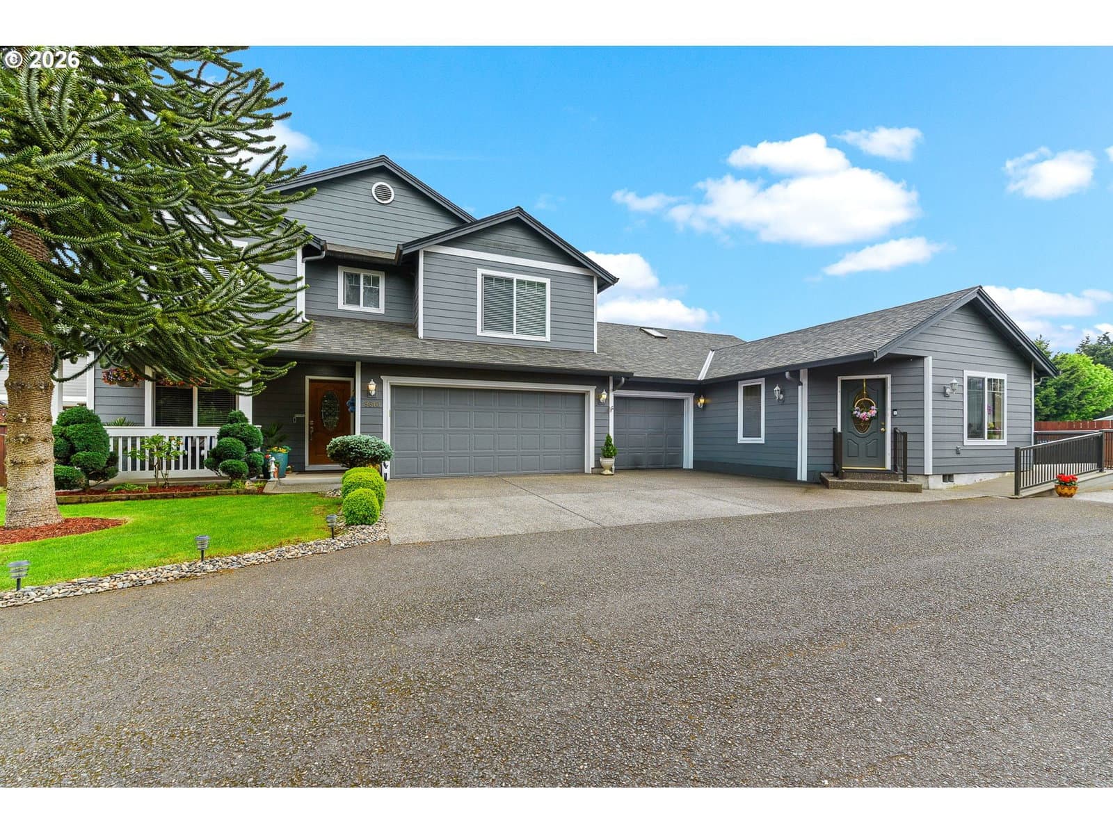 Listing photo 1 of 6