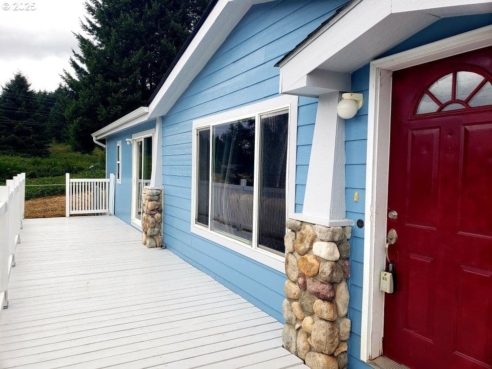 Primary listing photo, 661 D ST, Elkton, OR, 97436