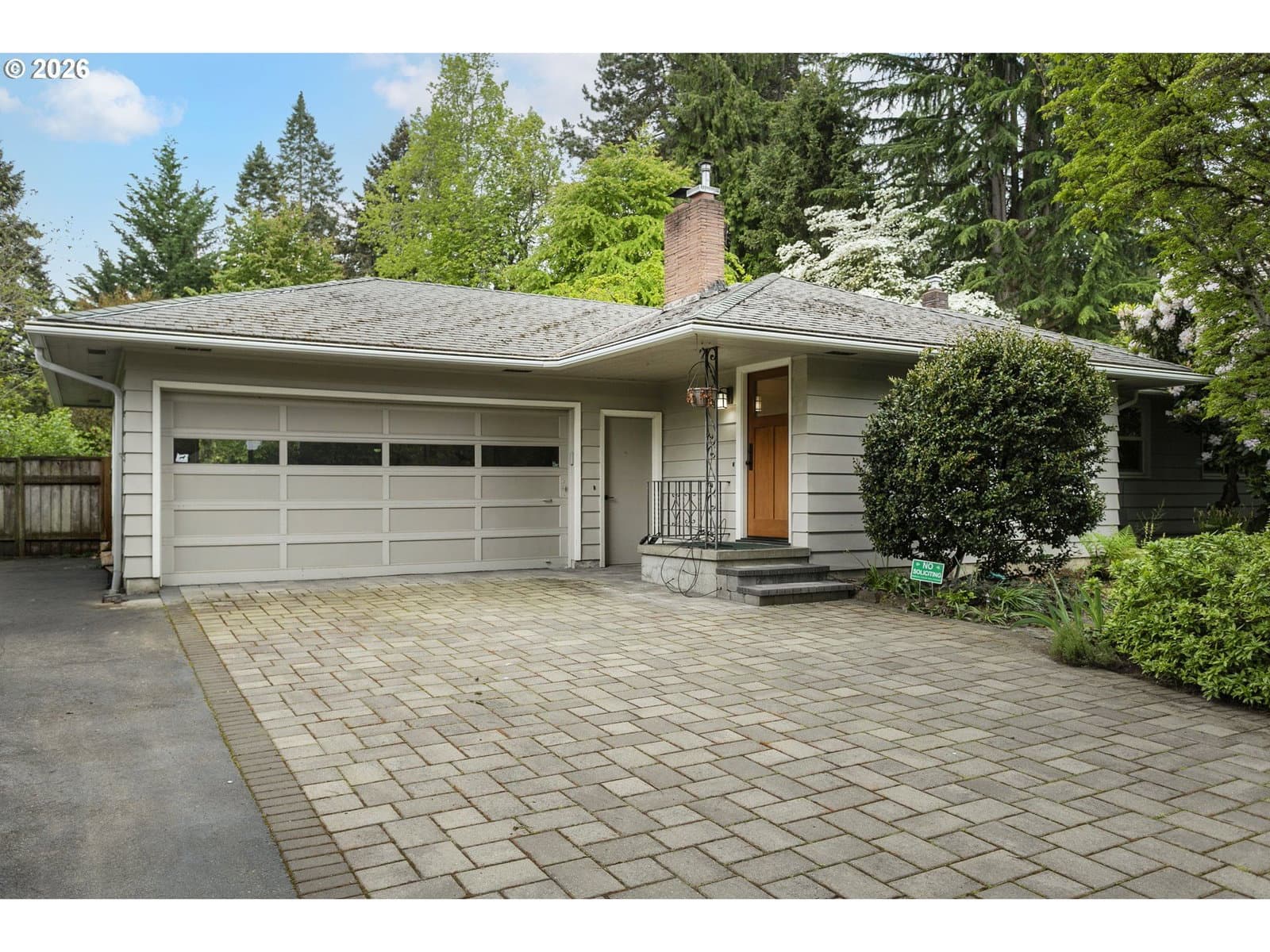 Listing photo 1 of 6