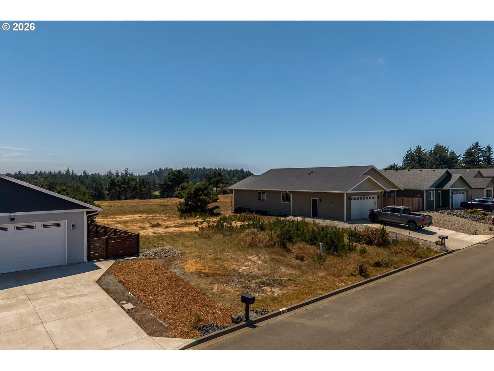 Listing photo 1 of 6