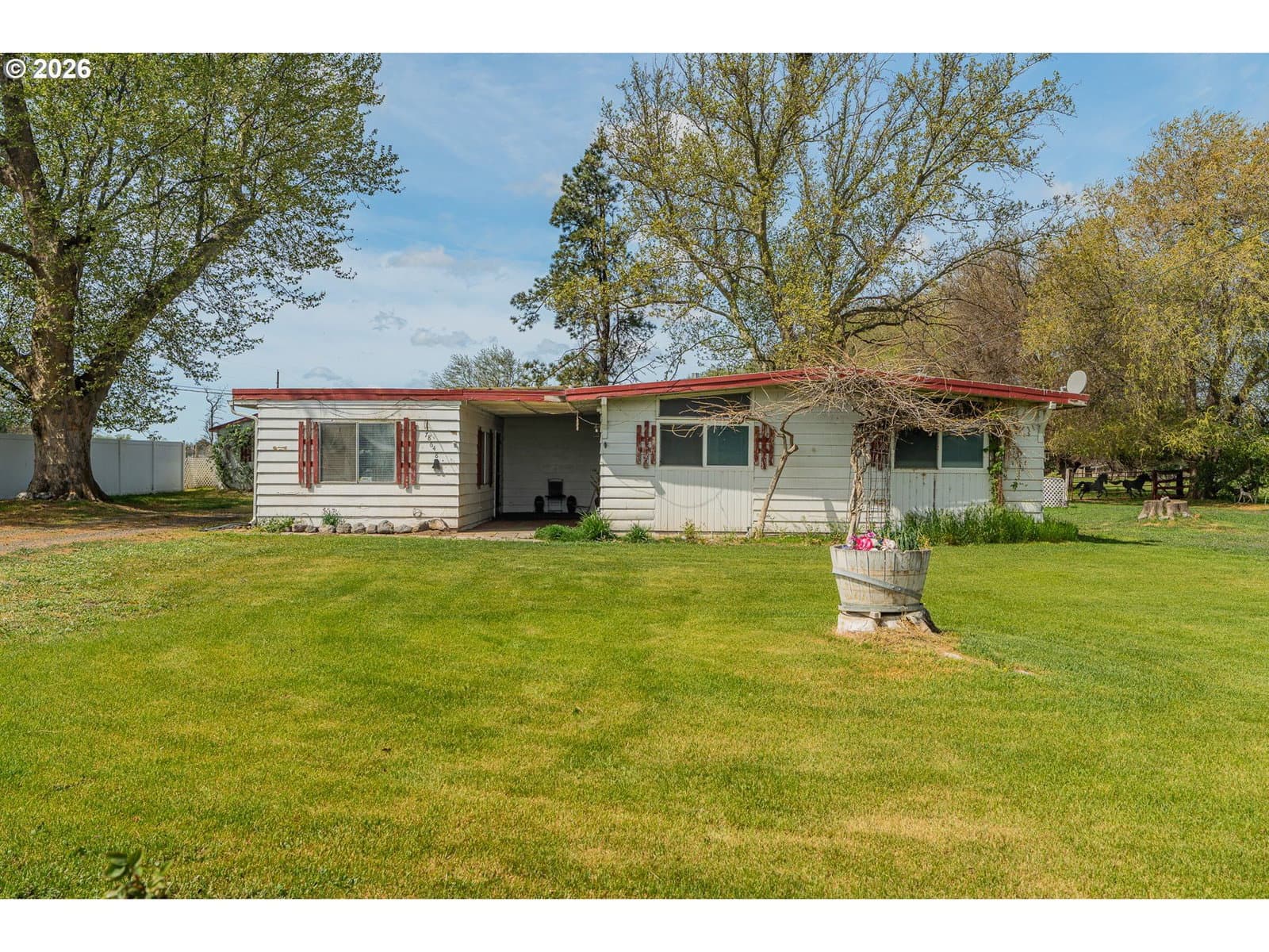 Primary listing photo, 78648 OR-207, Hermiston, OR, 97838