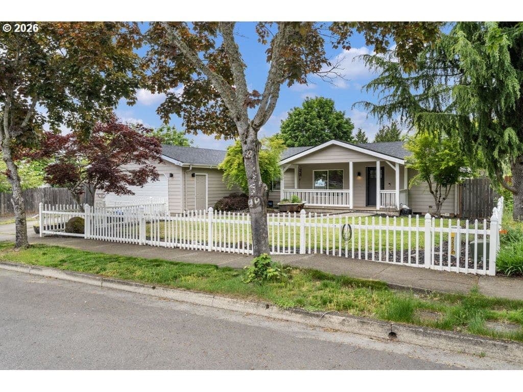 Listing photo 1 of 6