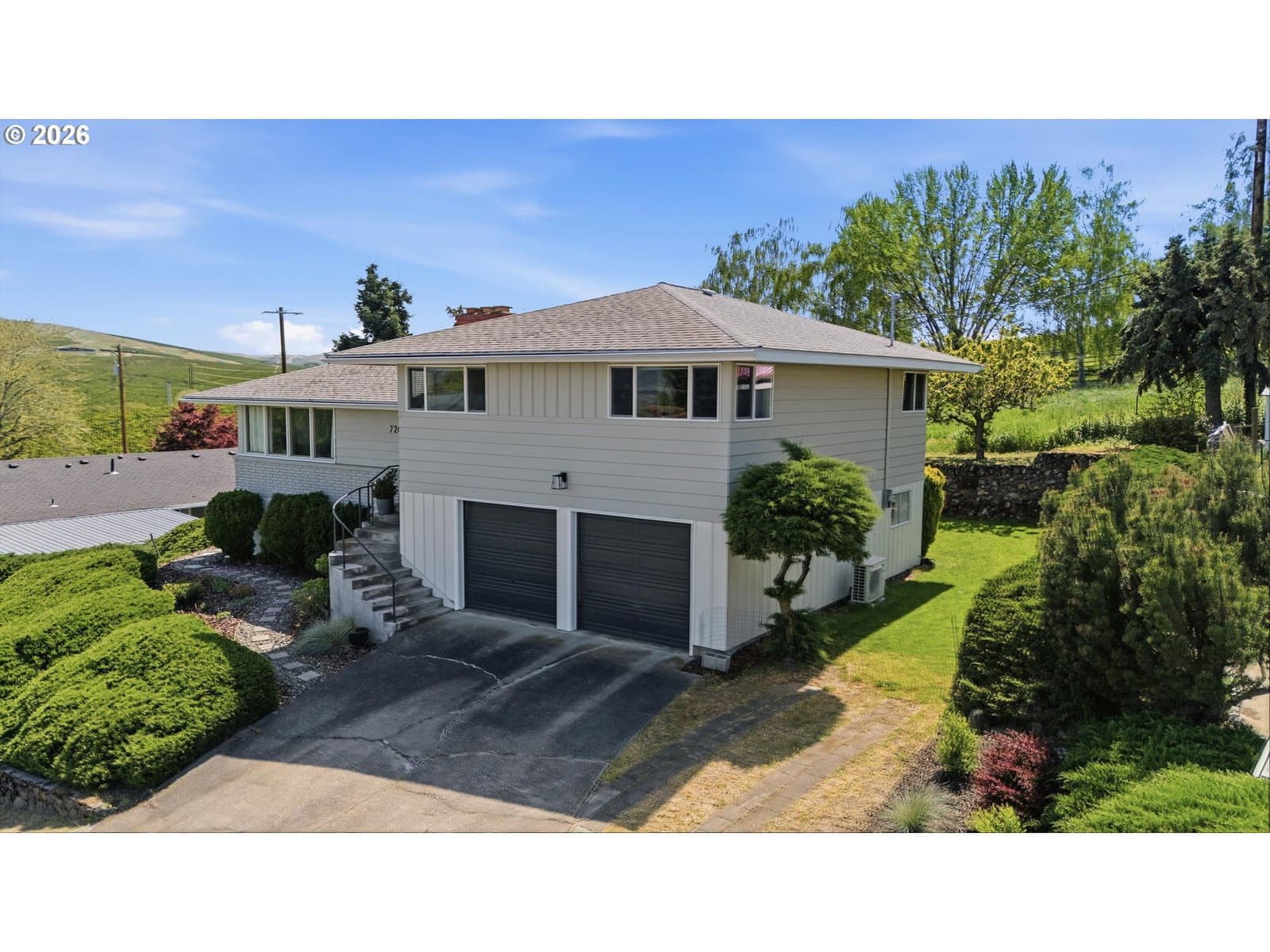 Primary listing photo, 720 E 21ST PL, The Dalles, OR, 97058