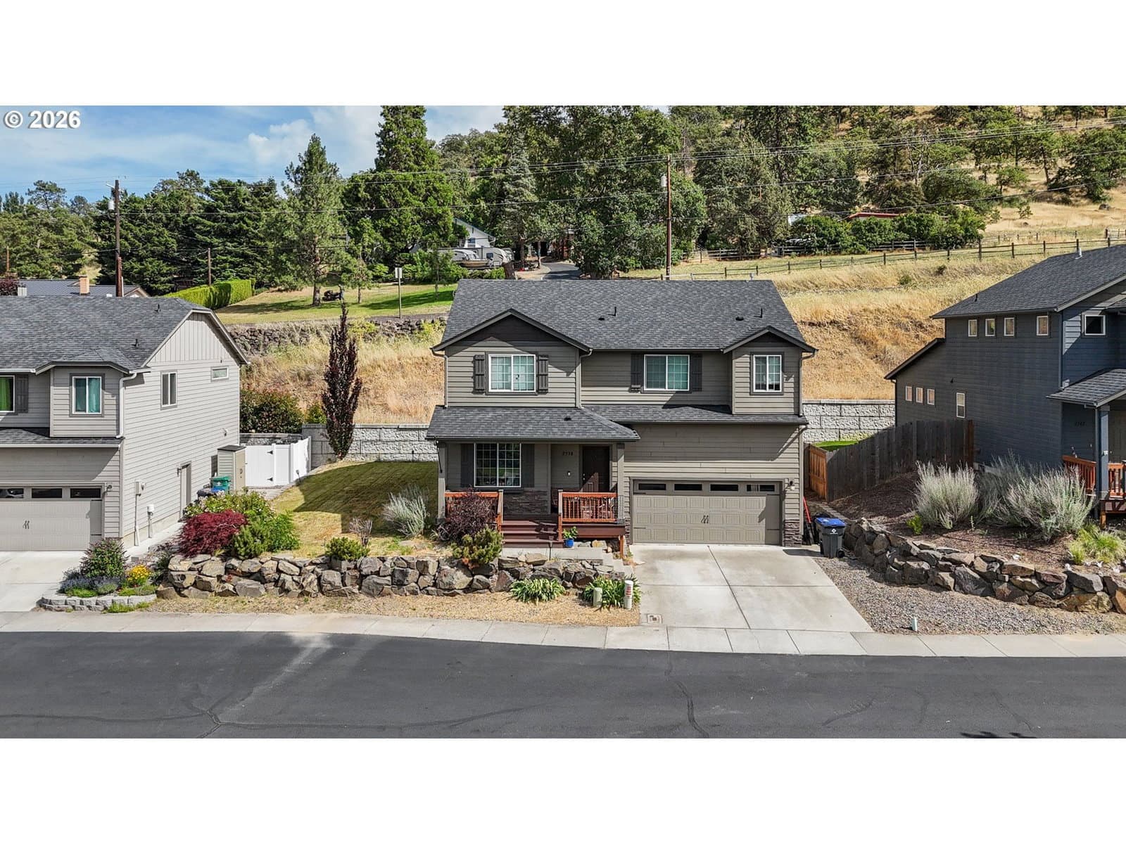 Listing photo 1 of 2