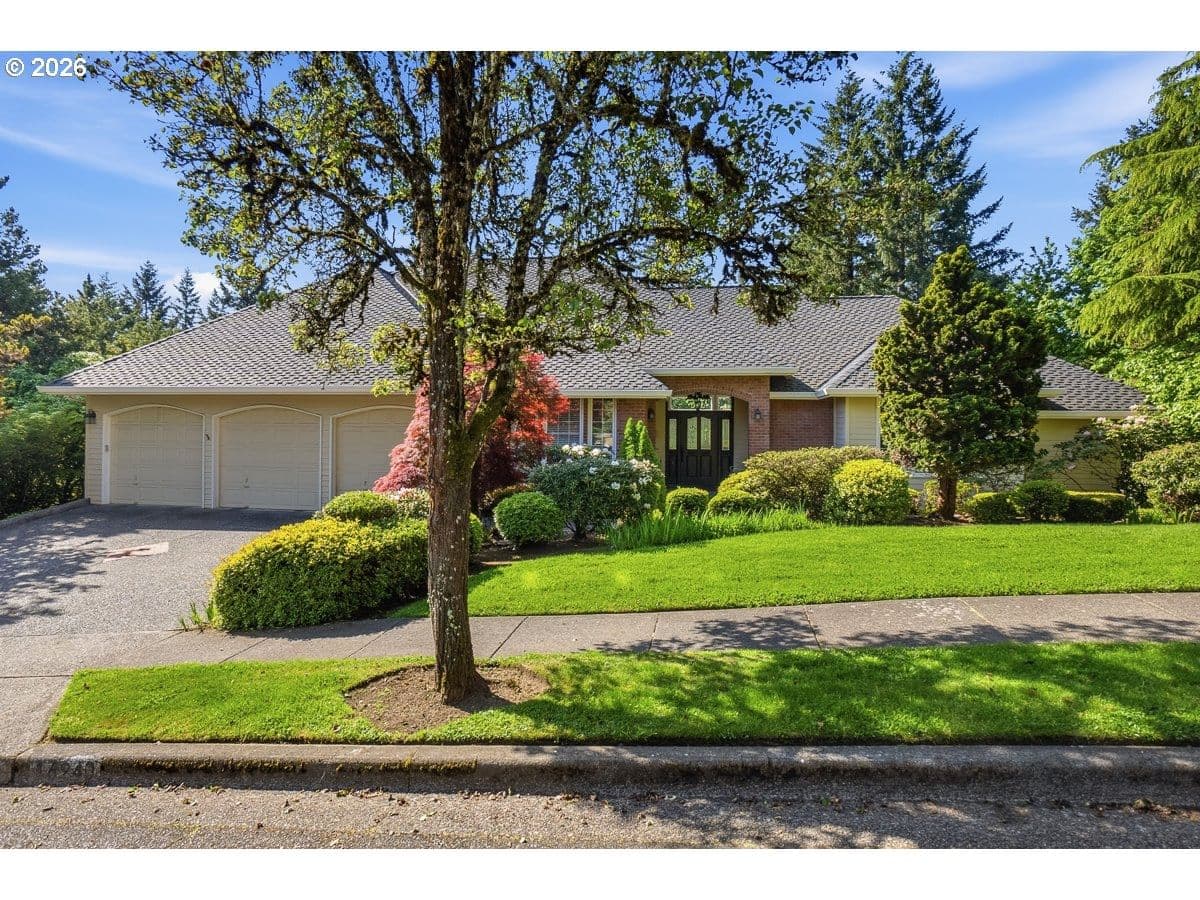 Listing photo 1 of 6