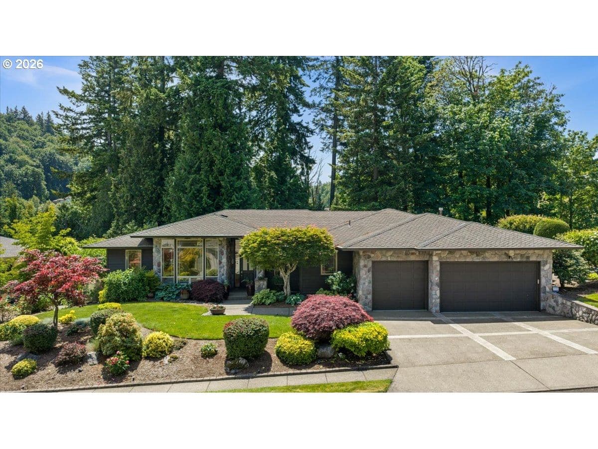 260 SE AVONDALE WAY
